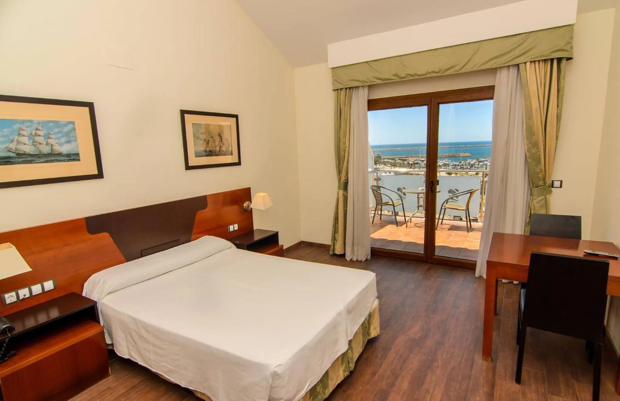 Photo of the whole room in Hotel Apartamento Martín Alonso Pinzón