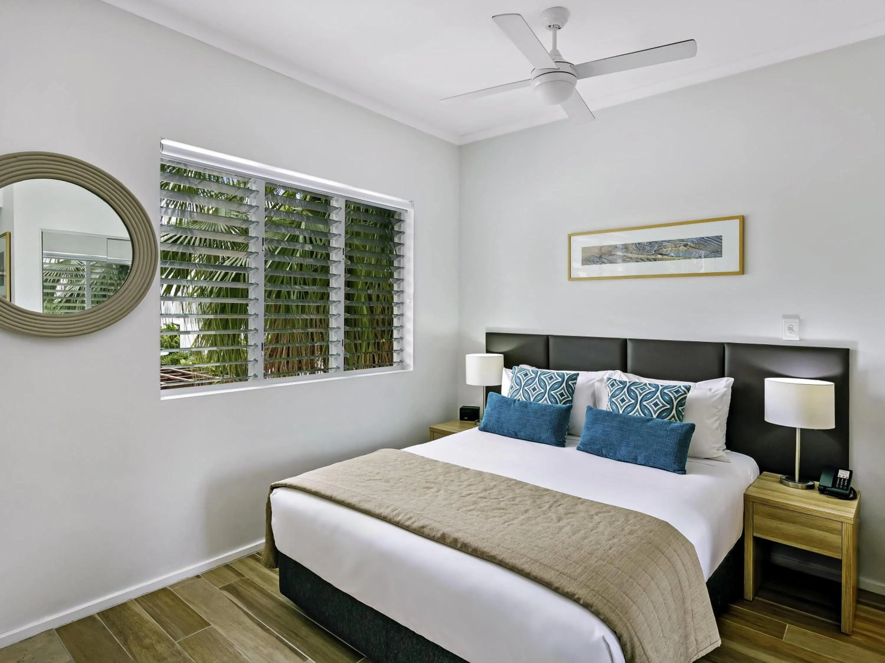 Bedroom, Bed in Mantra PortSea