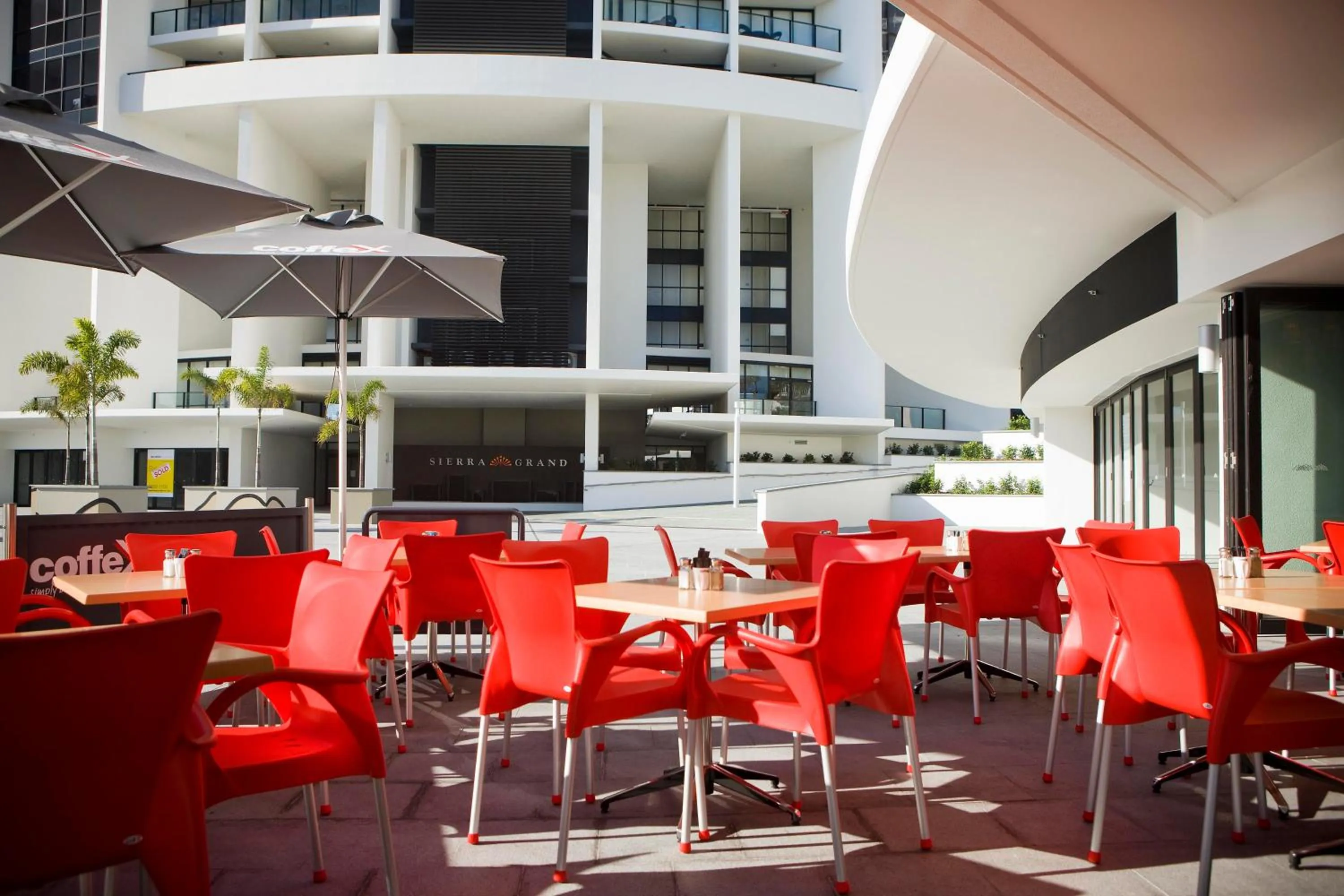 Restaurant/places to eat in Mantra Sierra Grand