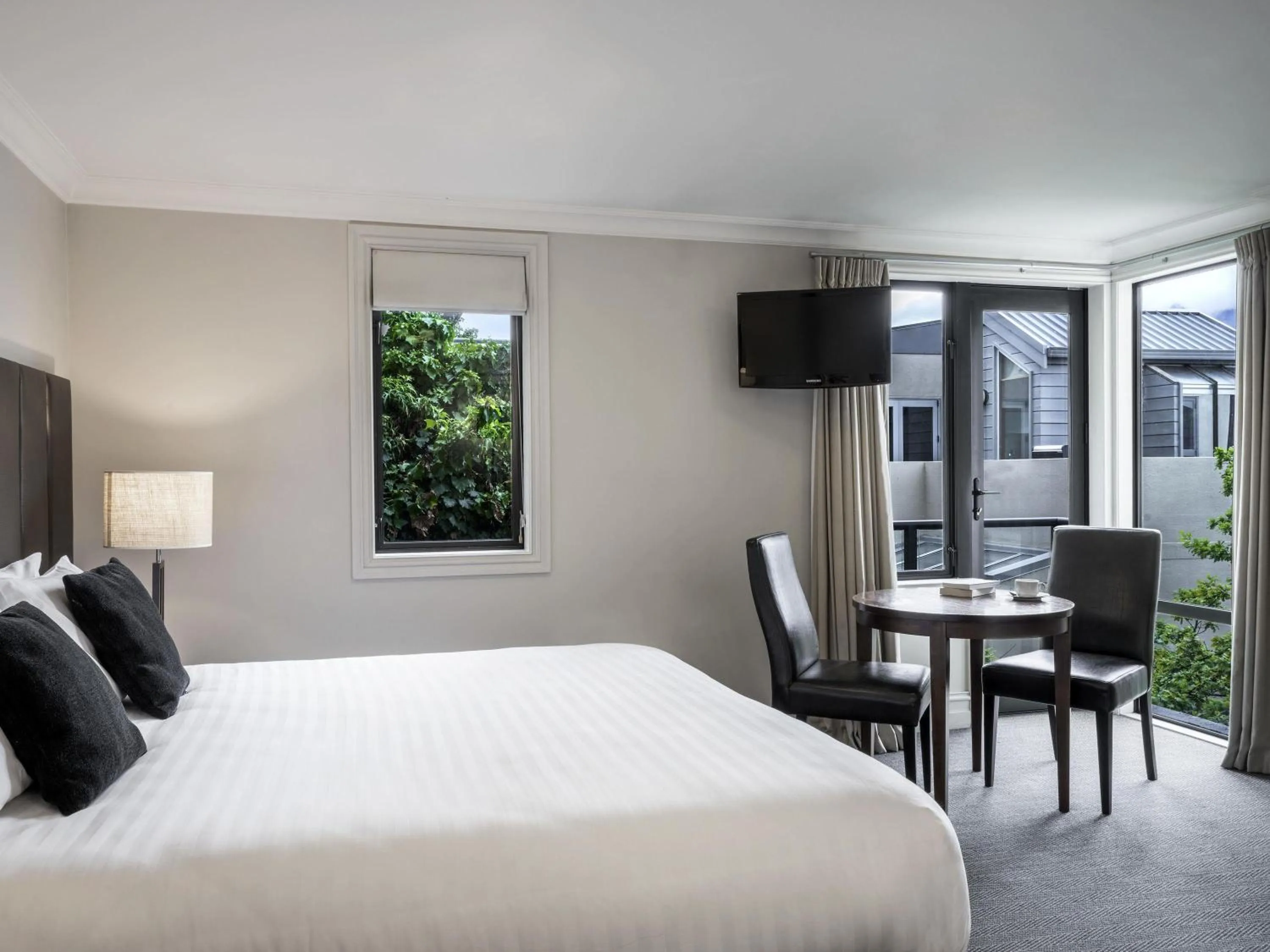 Bedroom, Bed in Peppers Beacon