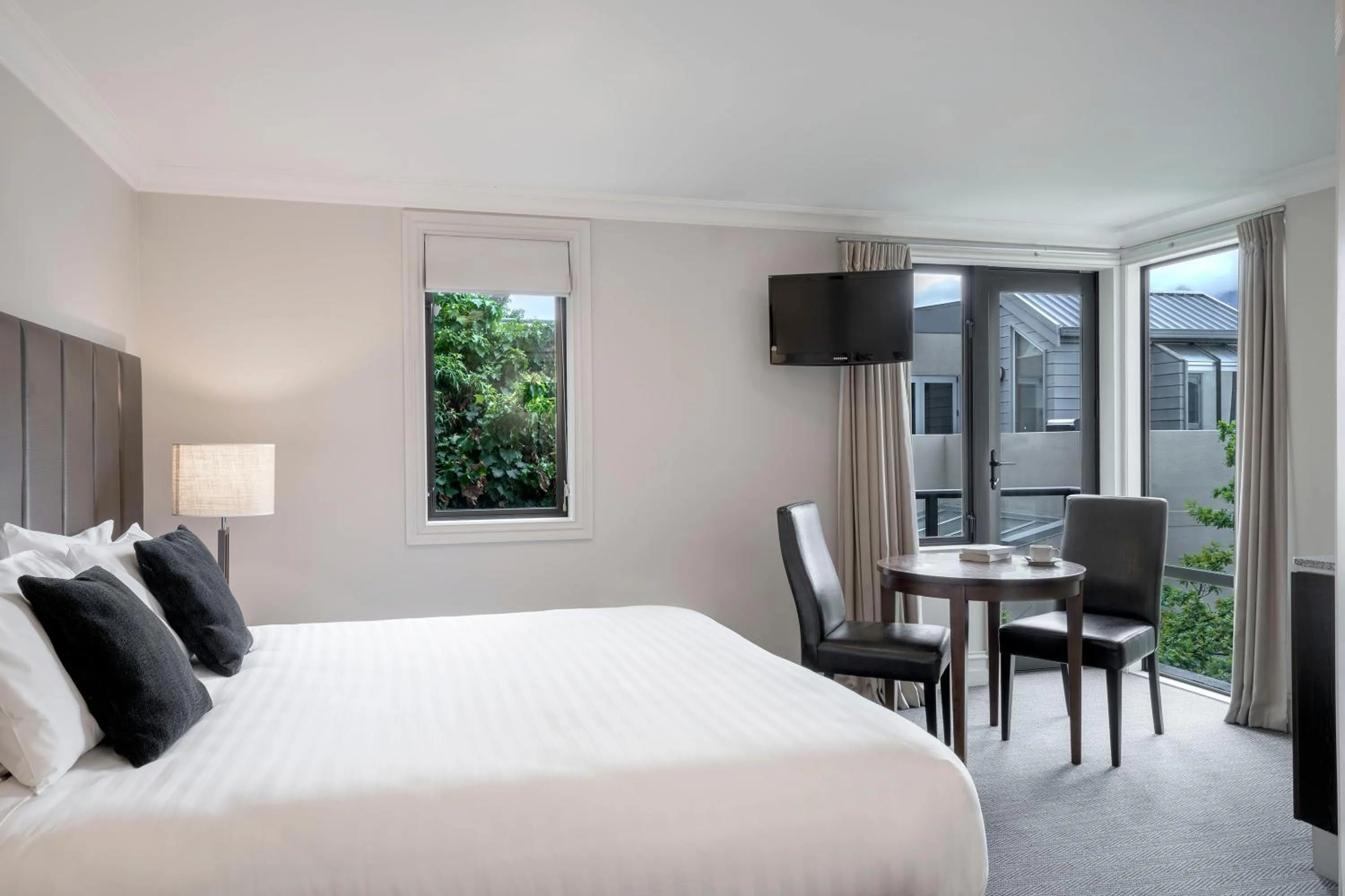 Bedroom, Bed in Peppers Beacon