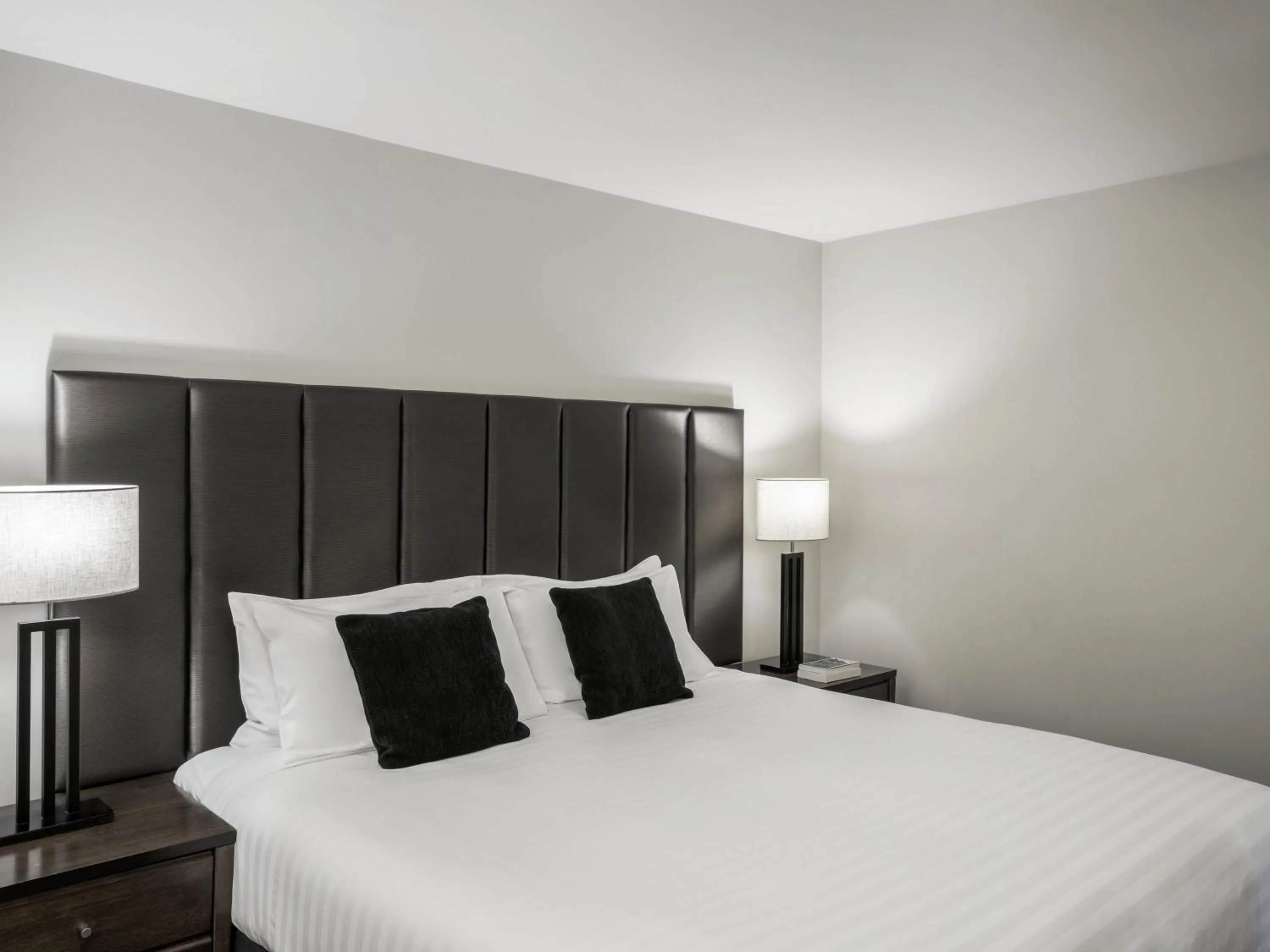 Bedroom, Bed in Peppers Beacon