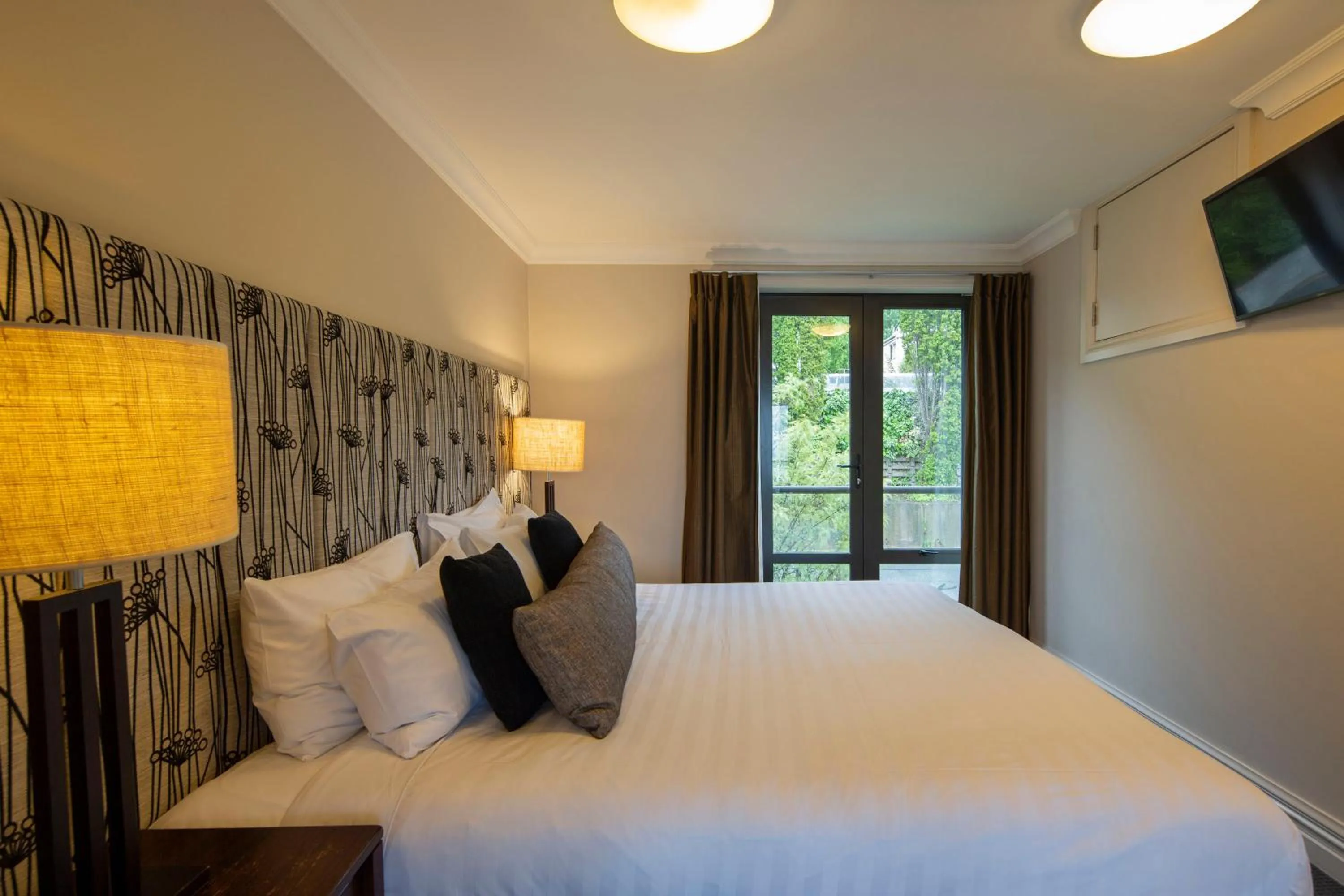 Bedroom, Bed in Peppers Beacon