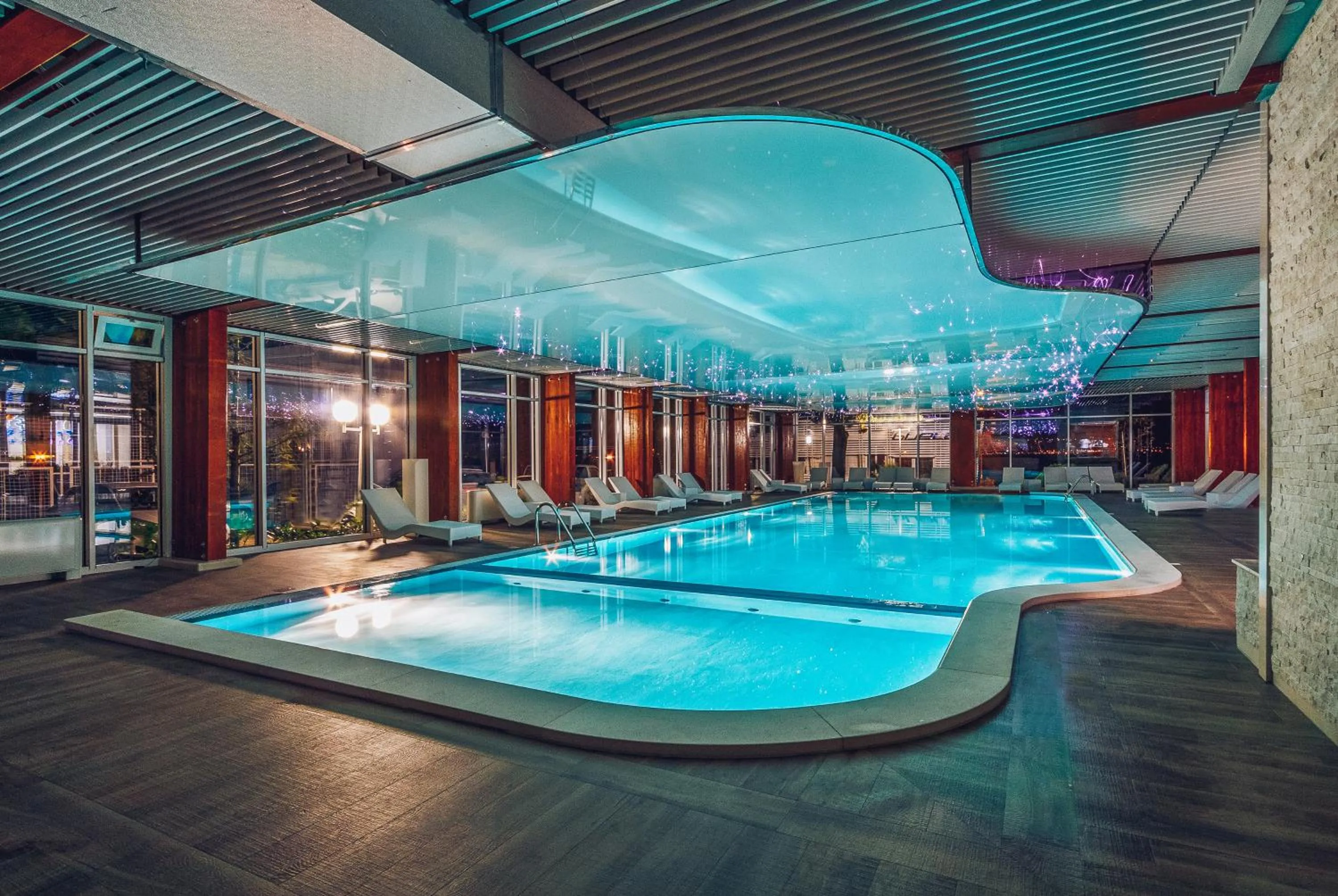 Spa and wellness centre/facilities in Carine Hotel Delfin