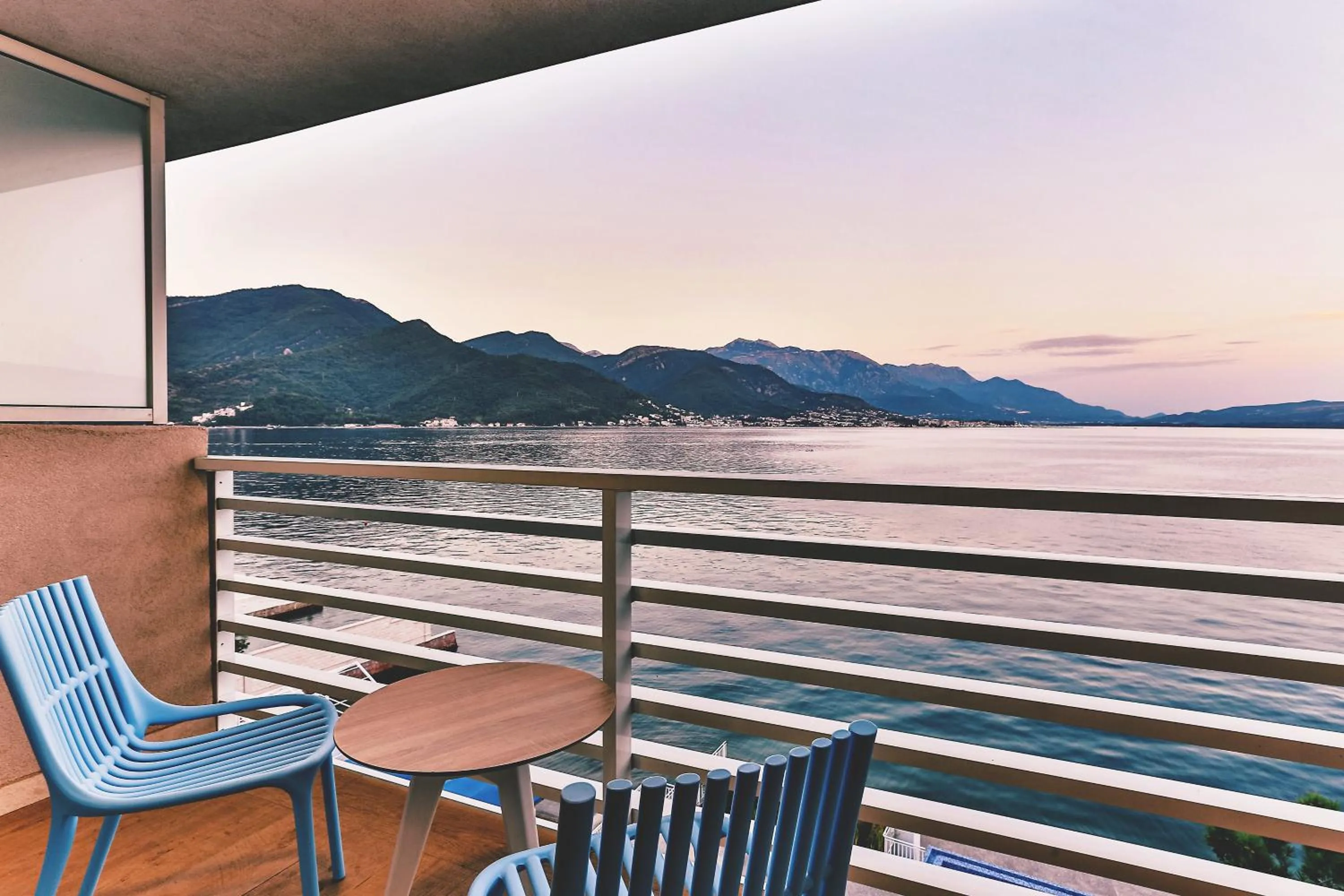 Balcony/Terrace in Carine Hotel Delfin