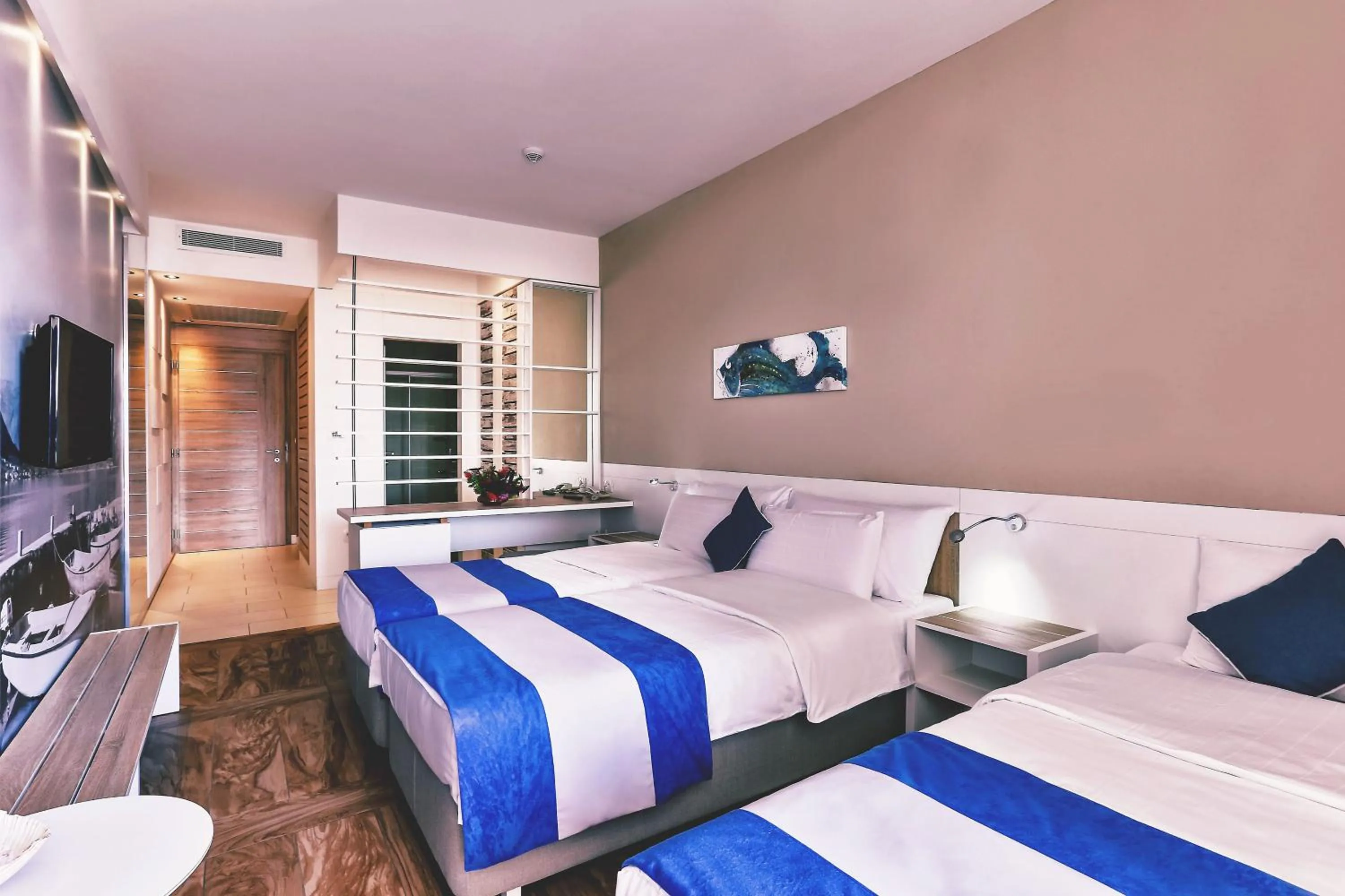 Bedroom, Bed in Carine Hotel Delfin