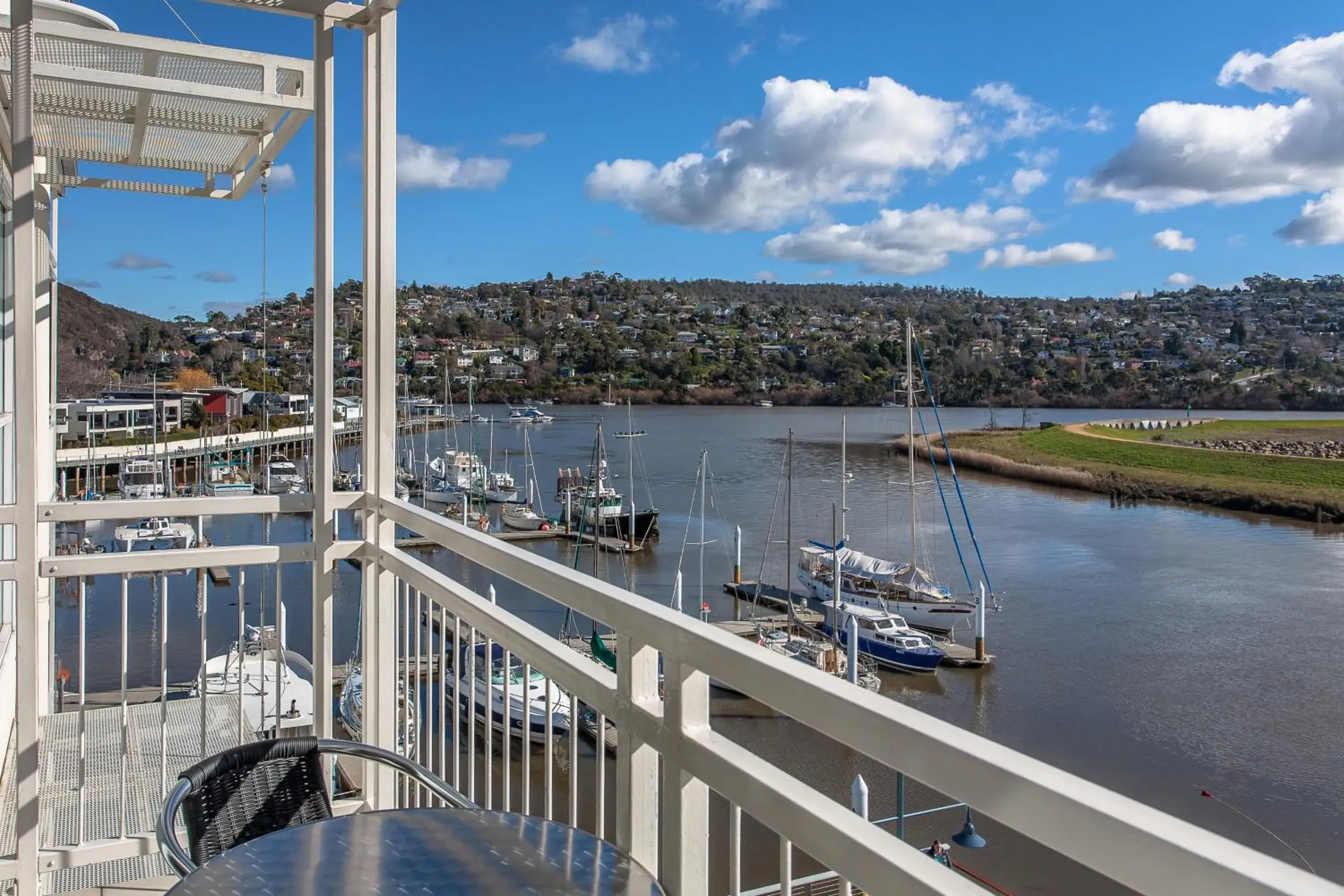 Two-Bedroom Apartment with River View - Dual Key in Peppers Seaport Launceston Two-Bedroom Apartment with River View - Dual Key in Peppers Seaport Launceston