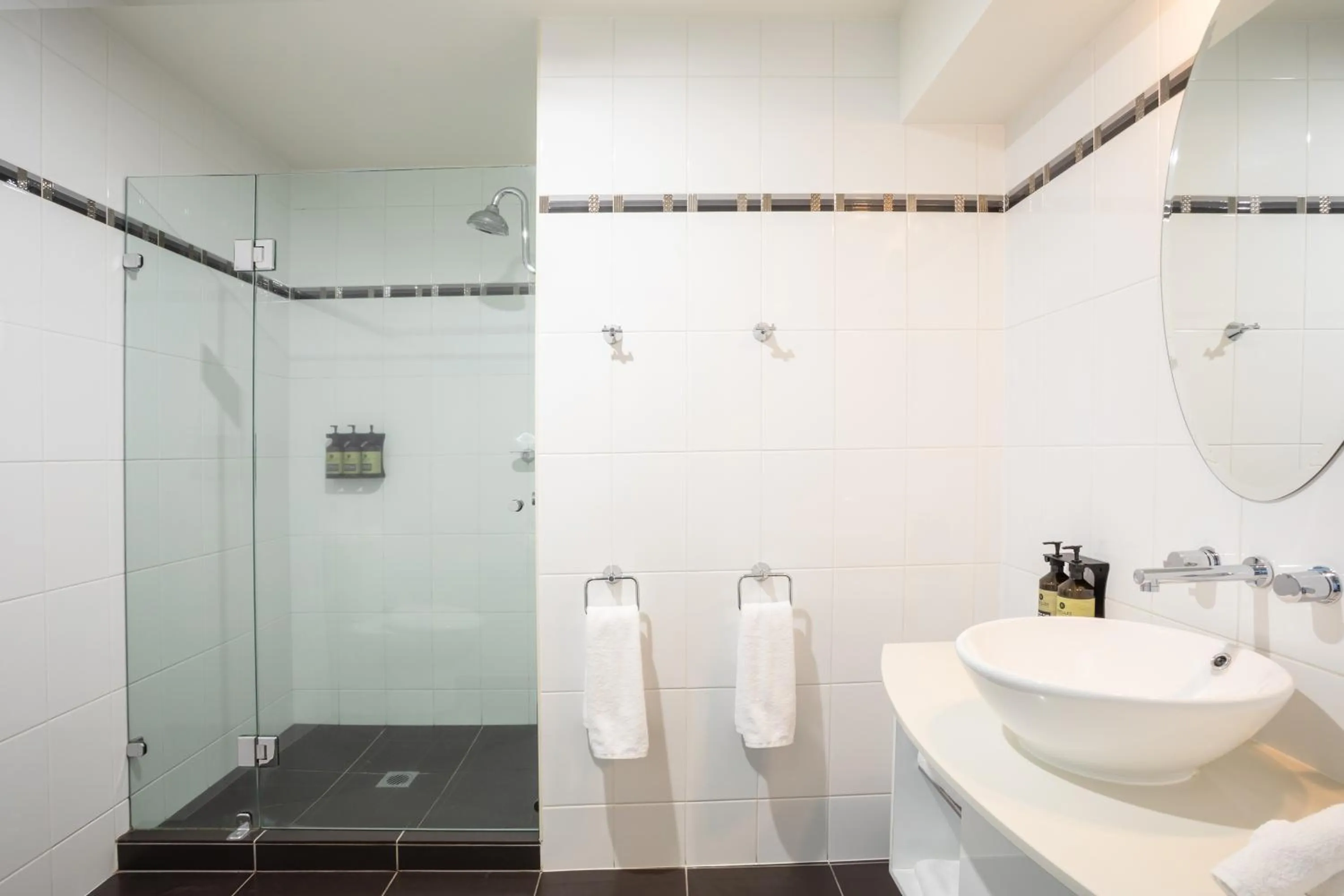 Bathroom in Peppers Seaport Launceston