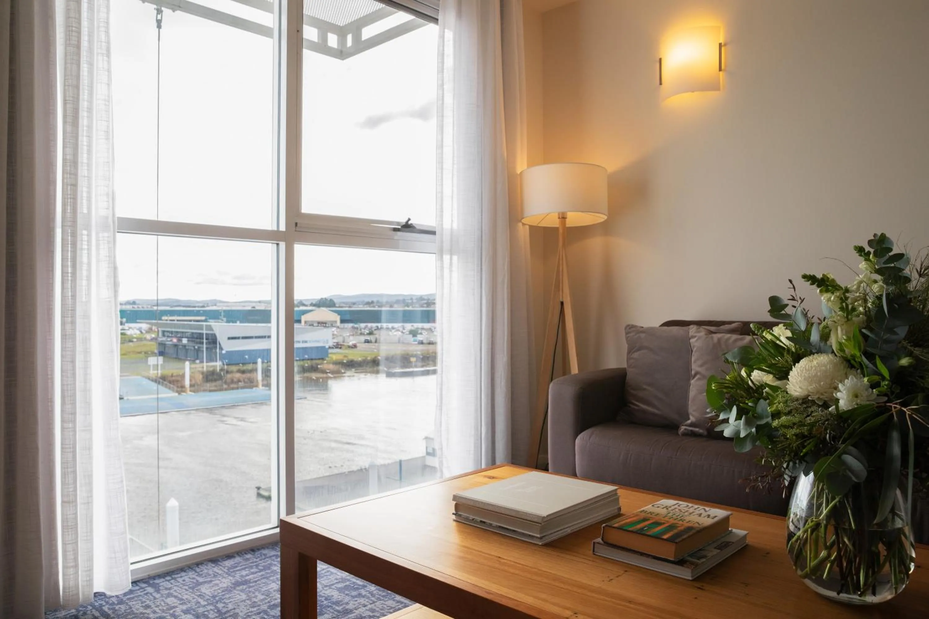 Living room in Peppers Seaport Launceston
