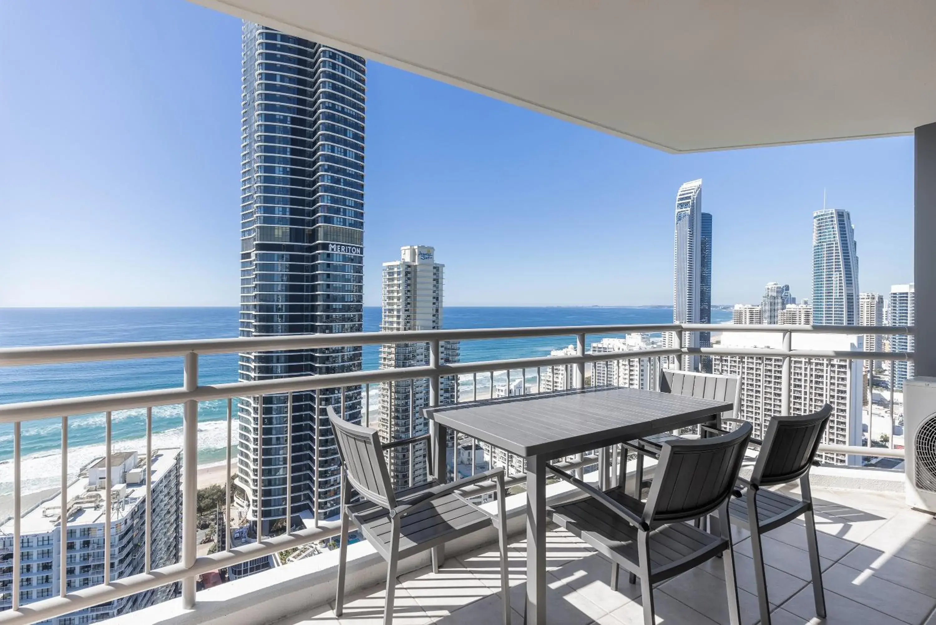 Three-Bedroom Apartment in Mantra Crown Towers Three-Bedroom Apartment in Mantra Crown Towers