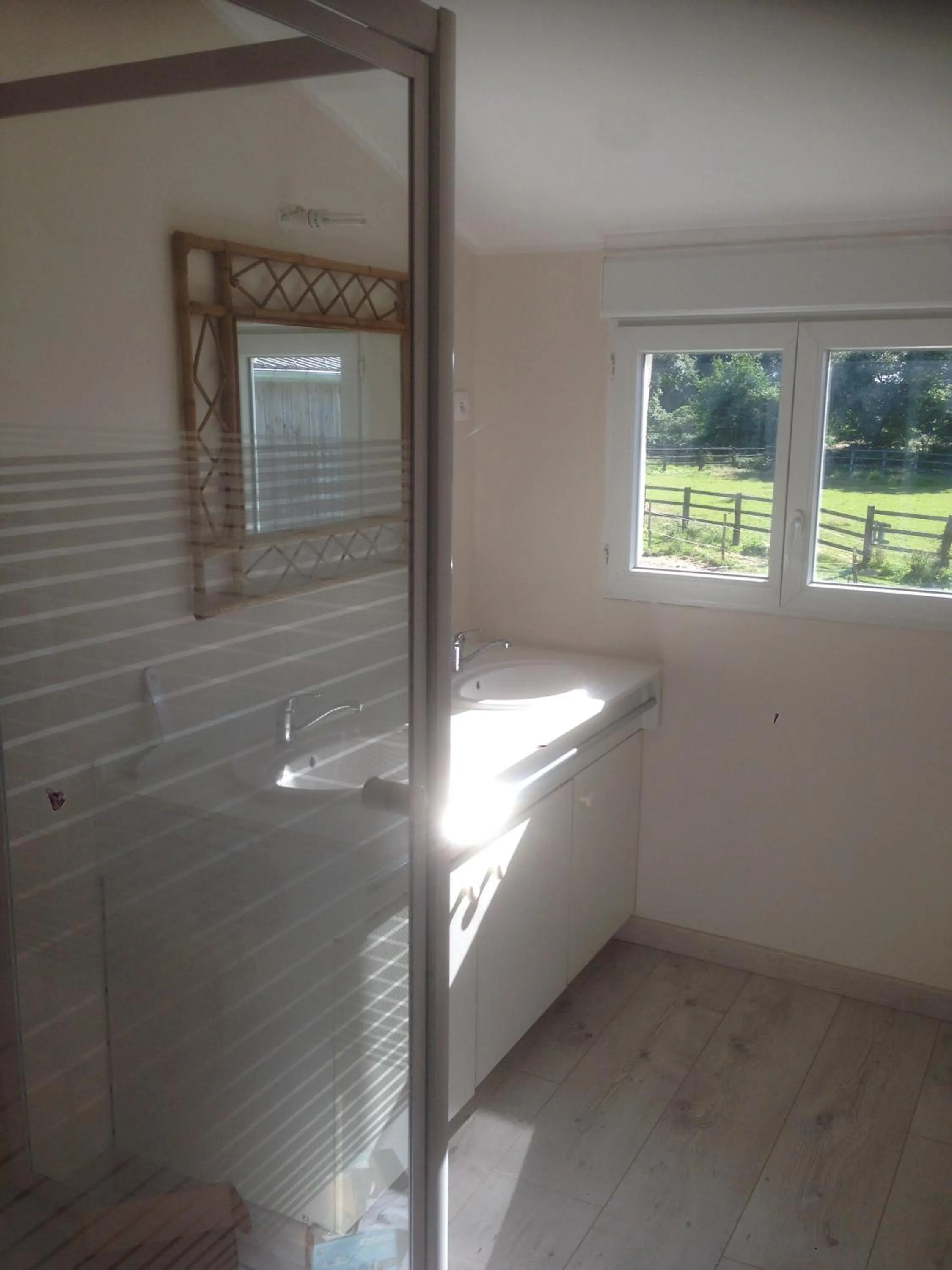 Bathroom in Gîte et Chambre d'hôte de l'élevage du Lattay