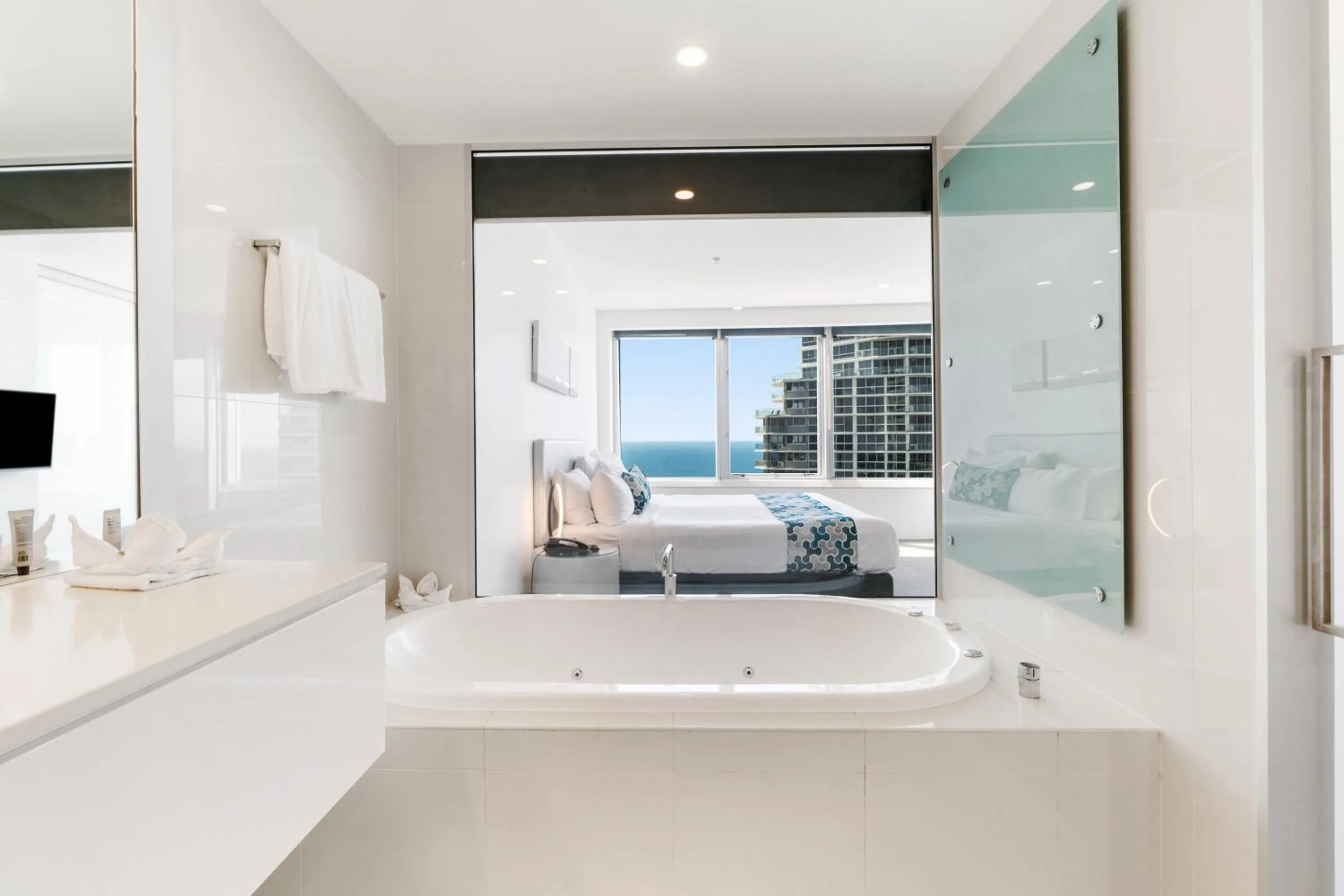 Bathroom, Bed in Q1 Resort & Spa - Official