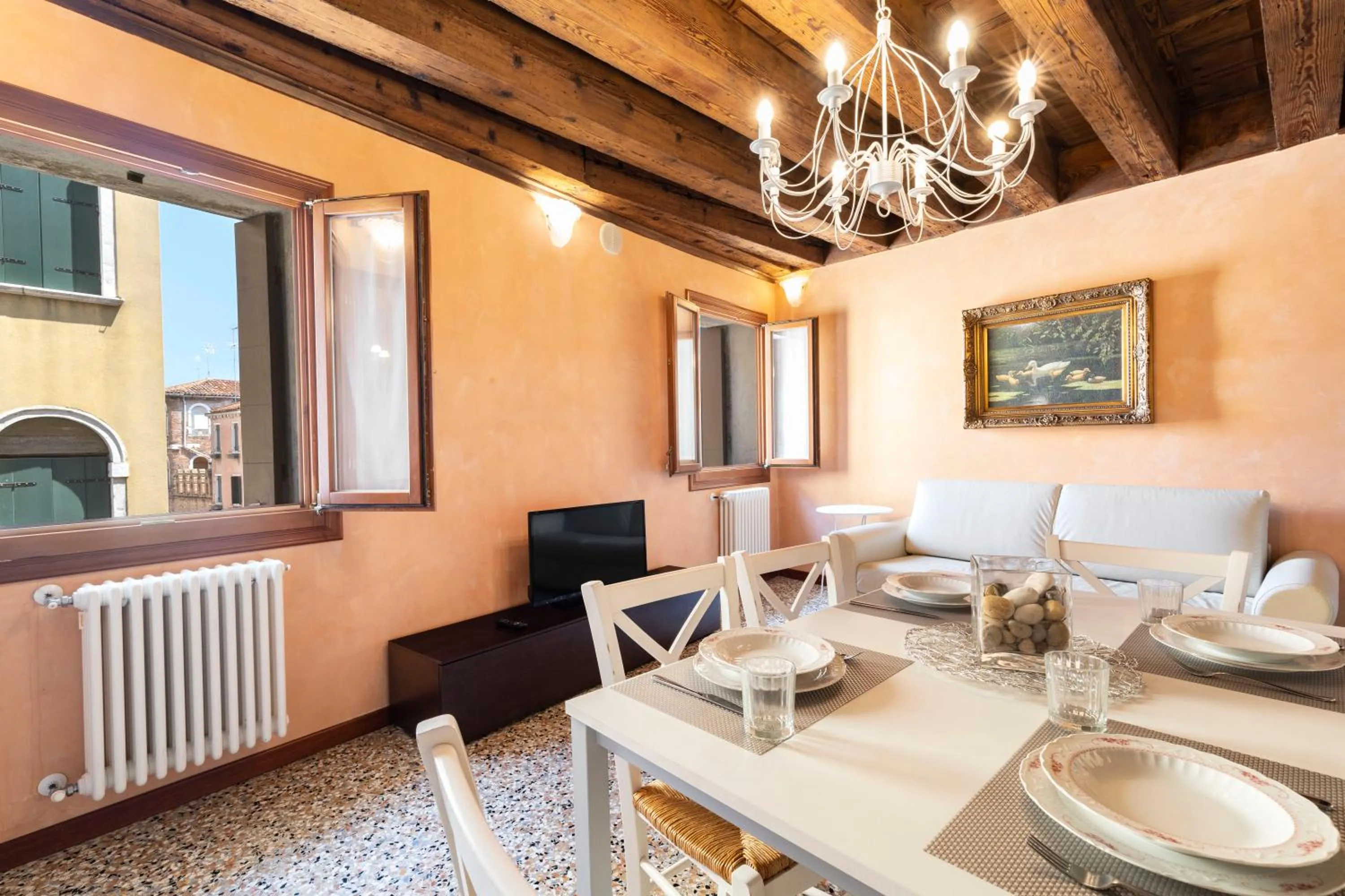 Living room in Doge Morosini Palace by Wonderful Italy