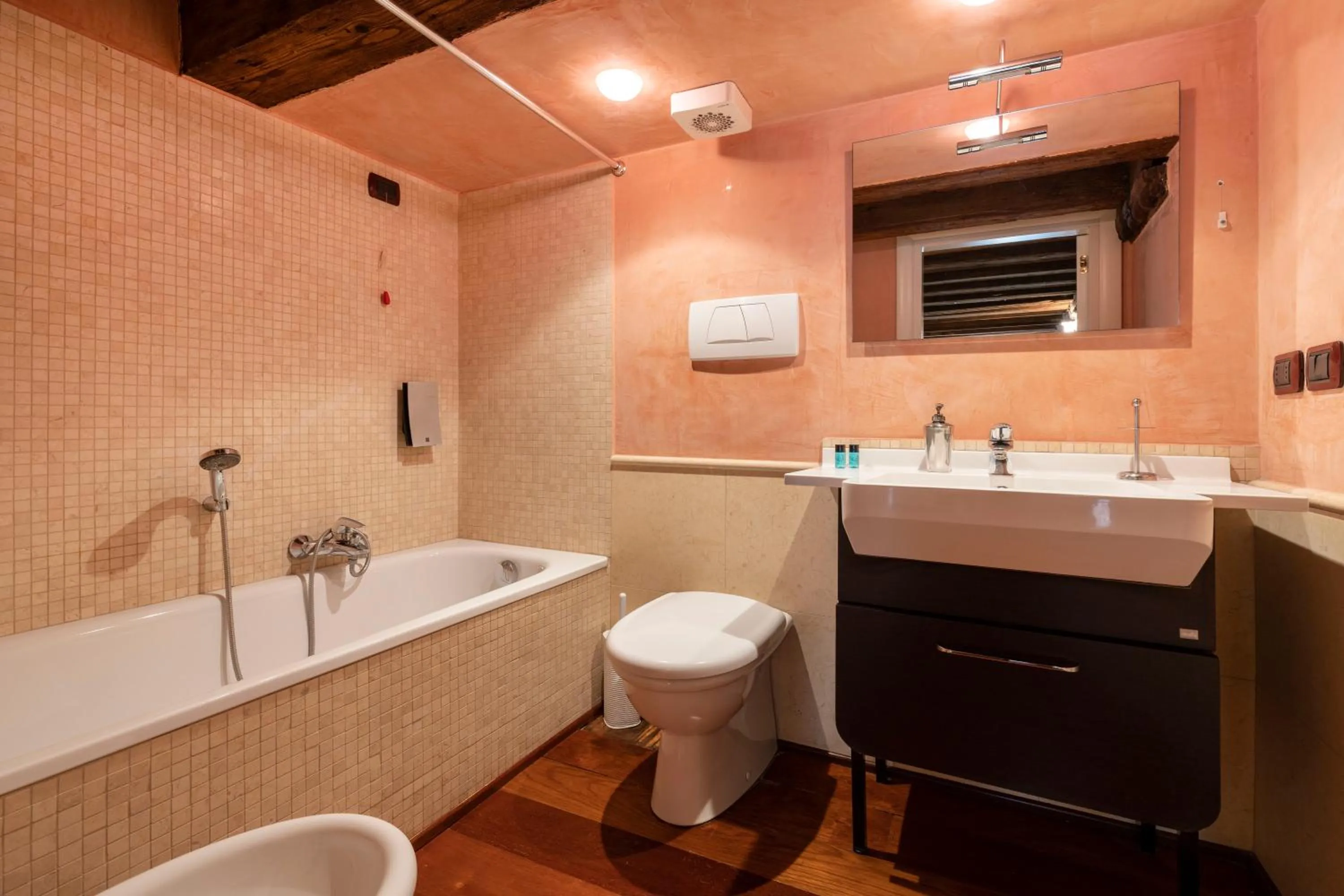 Toilet in Doge Morosini Palace by Wonderful Italy