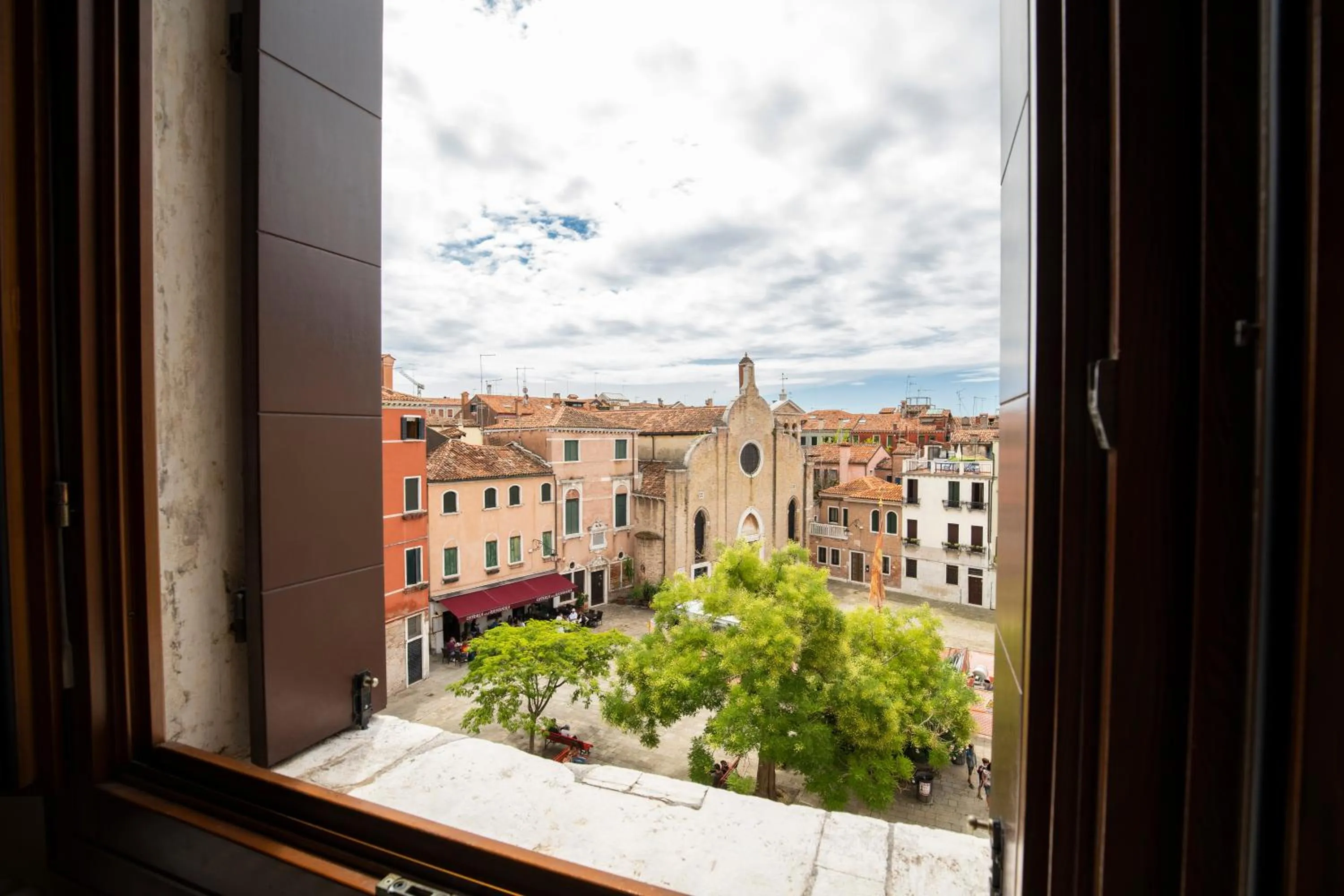 City view in Doge Morosini Palace by Wonderful Italy