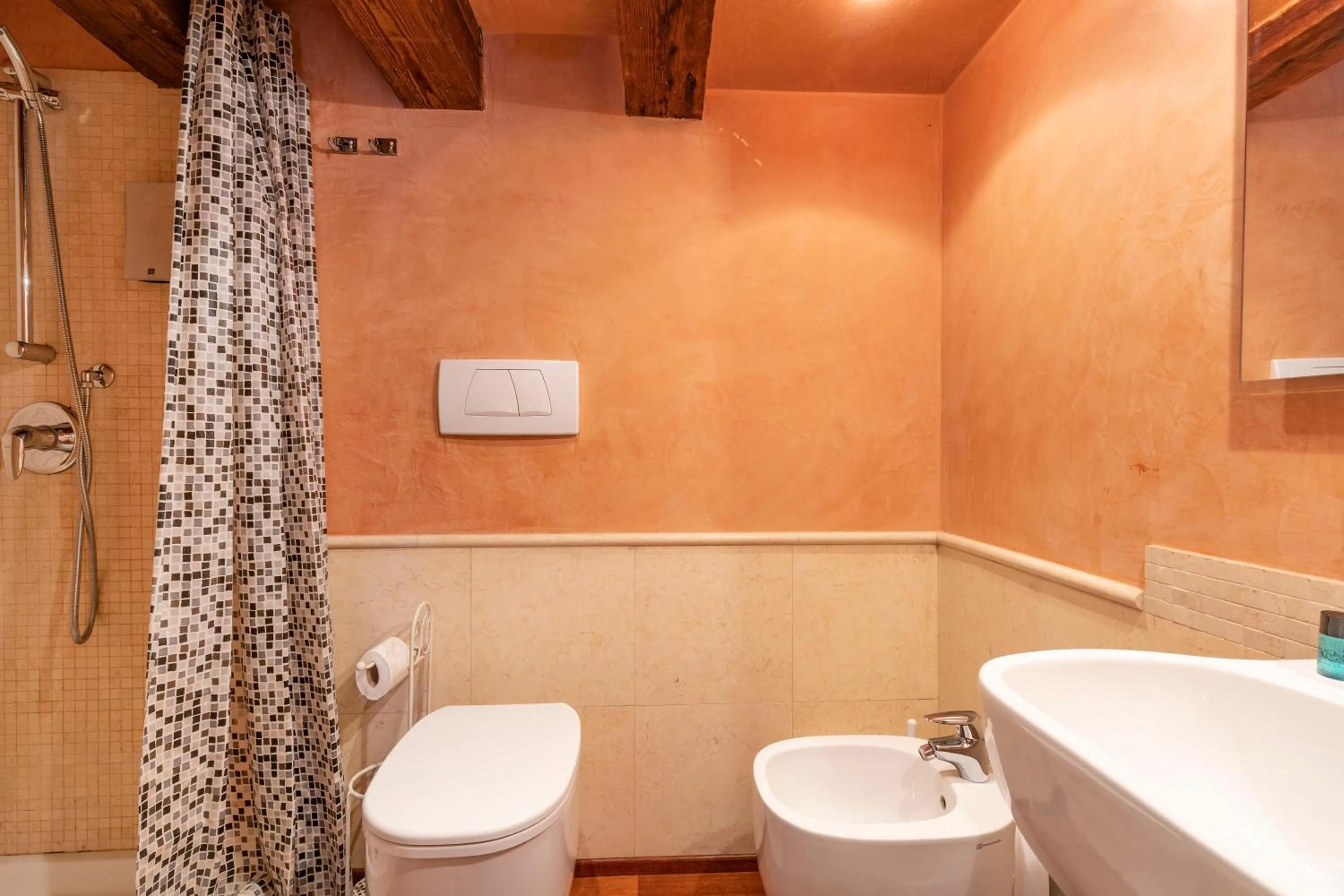 Bathroom in Doge Morosini Palace by Wonderful Italy