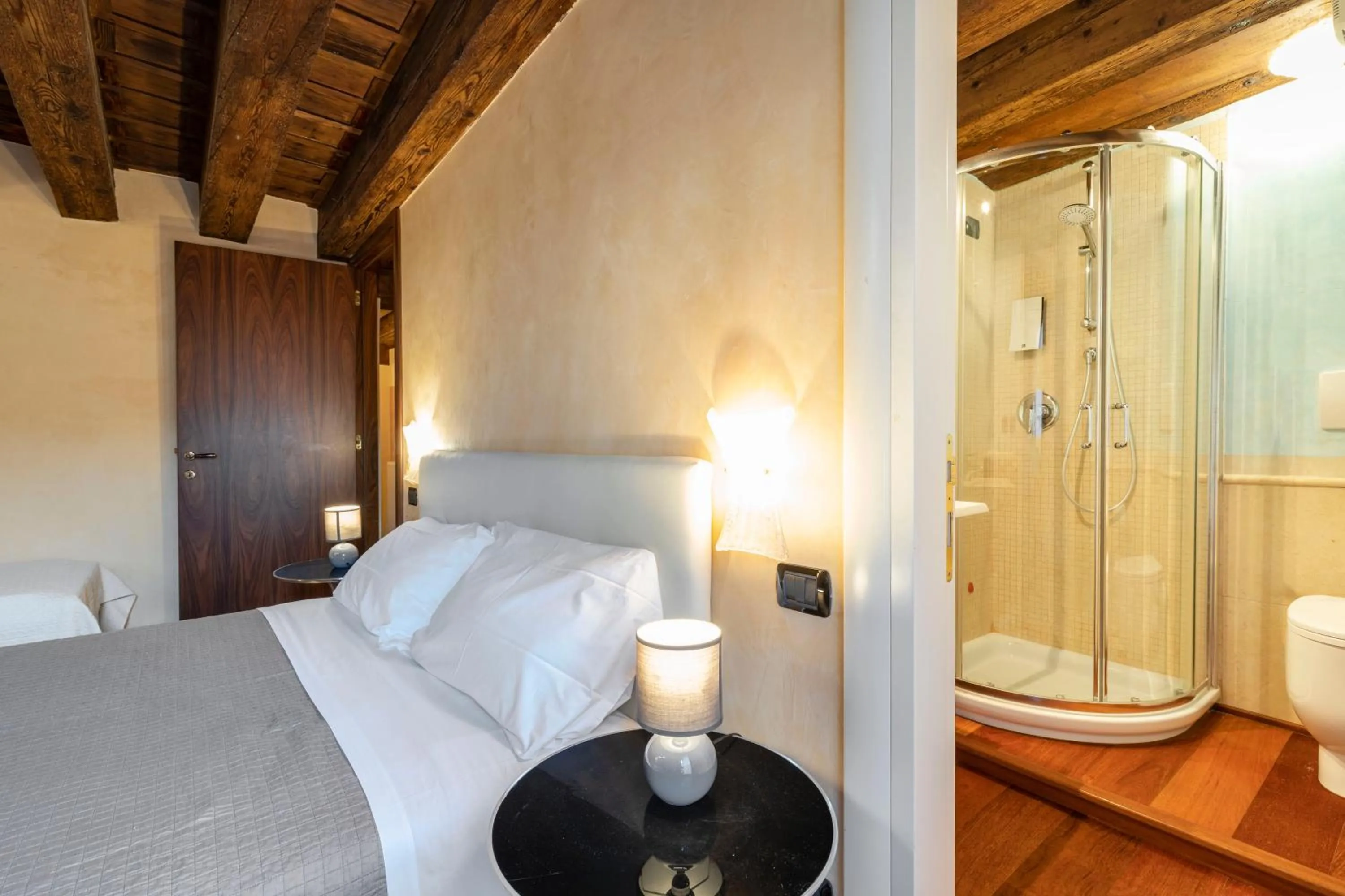 Shower, Bed in Doge Morosini Palace by Wonderful Italy