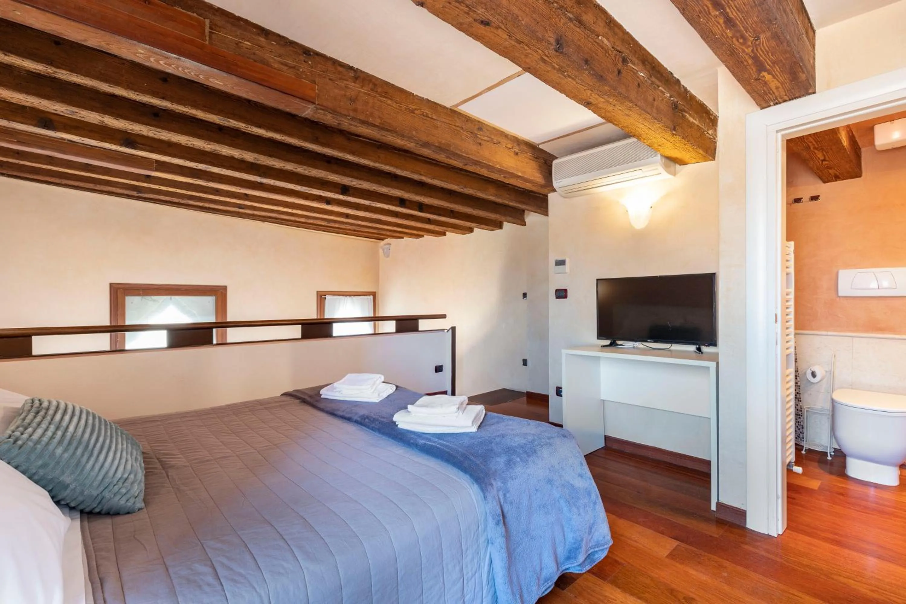 Bedroom, Bed in Doge Morosini Palace by Wonderful Italy