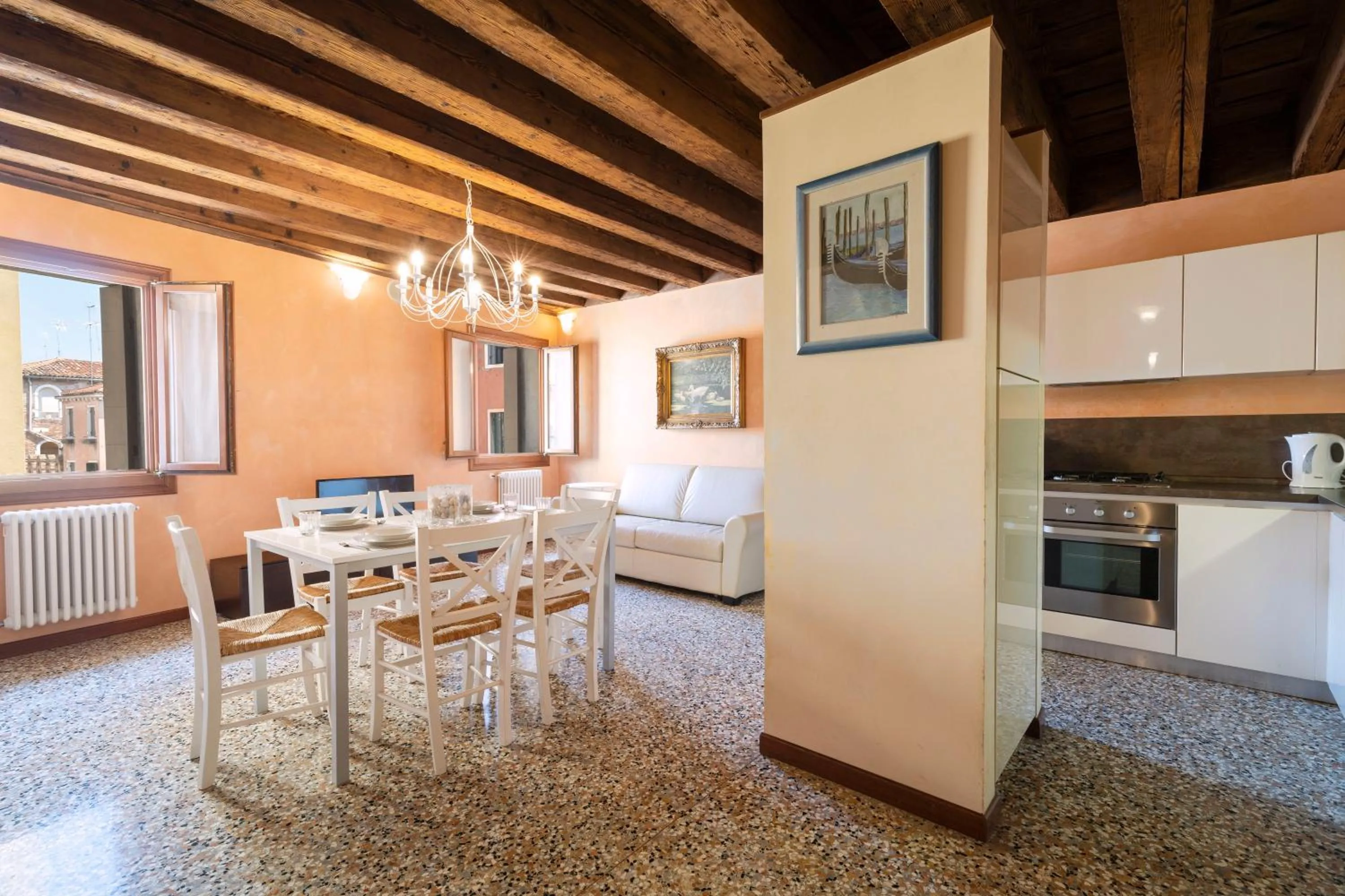 Living room in Doge Morosini Palace by Wonderful Italy