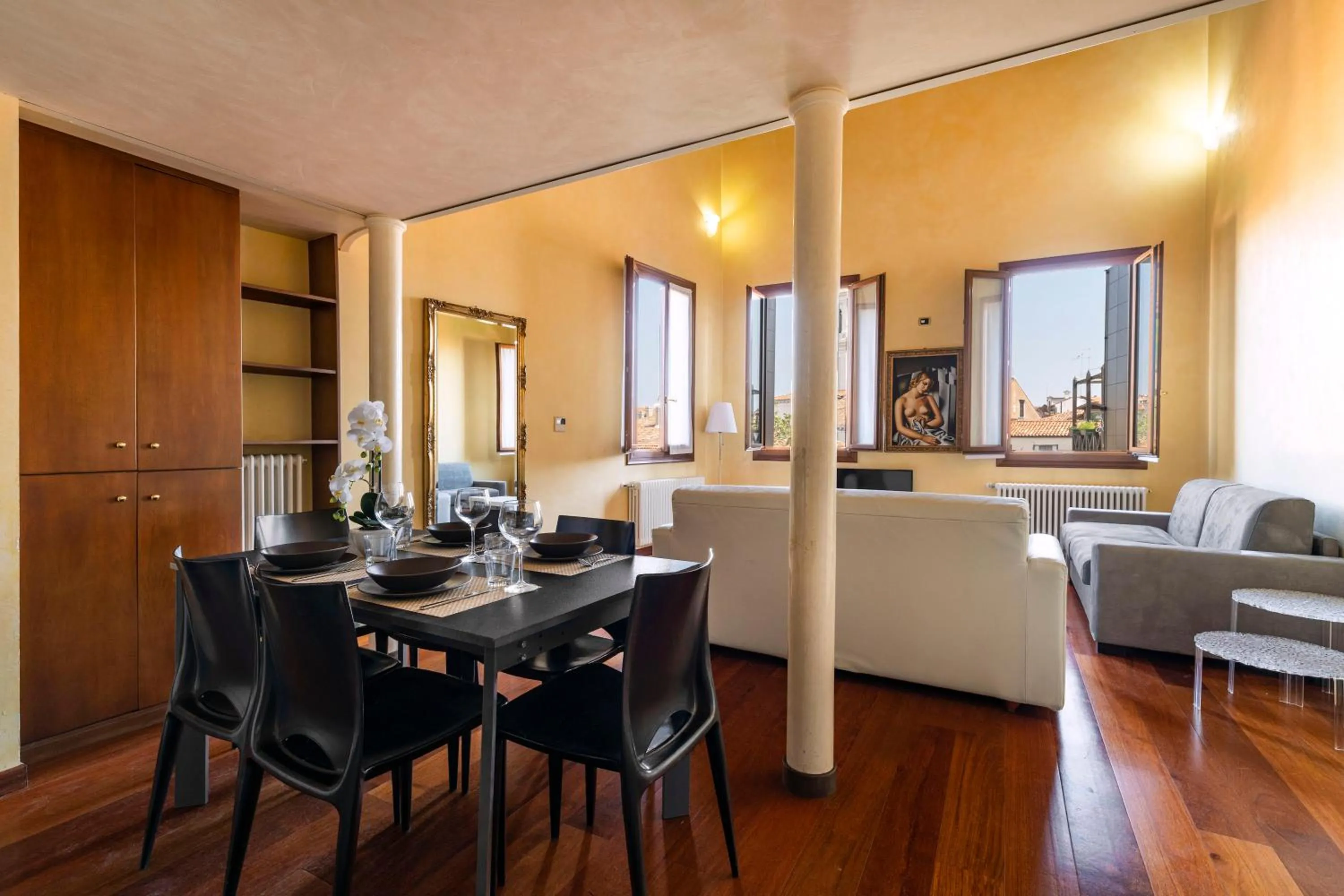 Living room in Doge Morosini Palace by Wonderful Italy