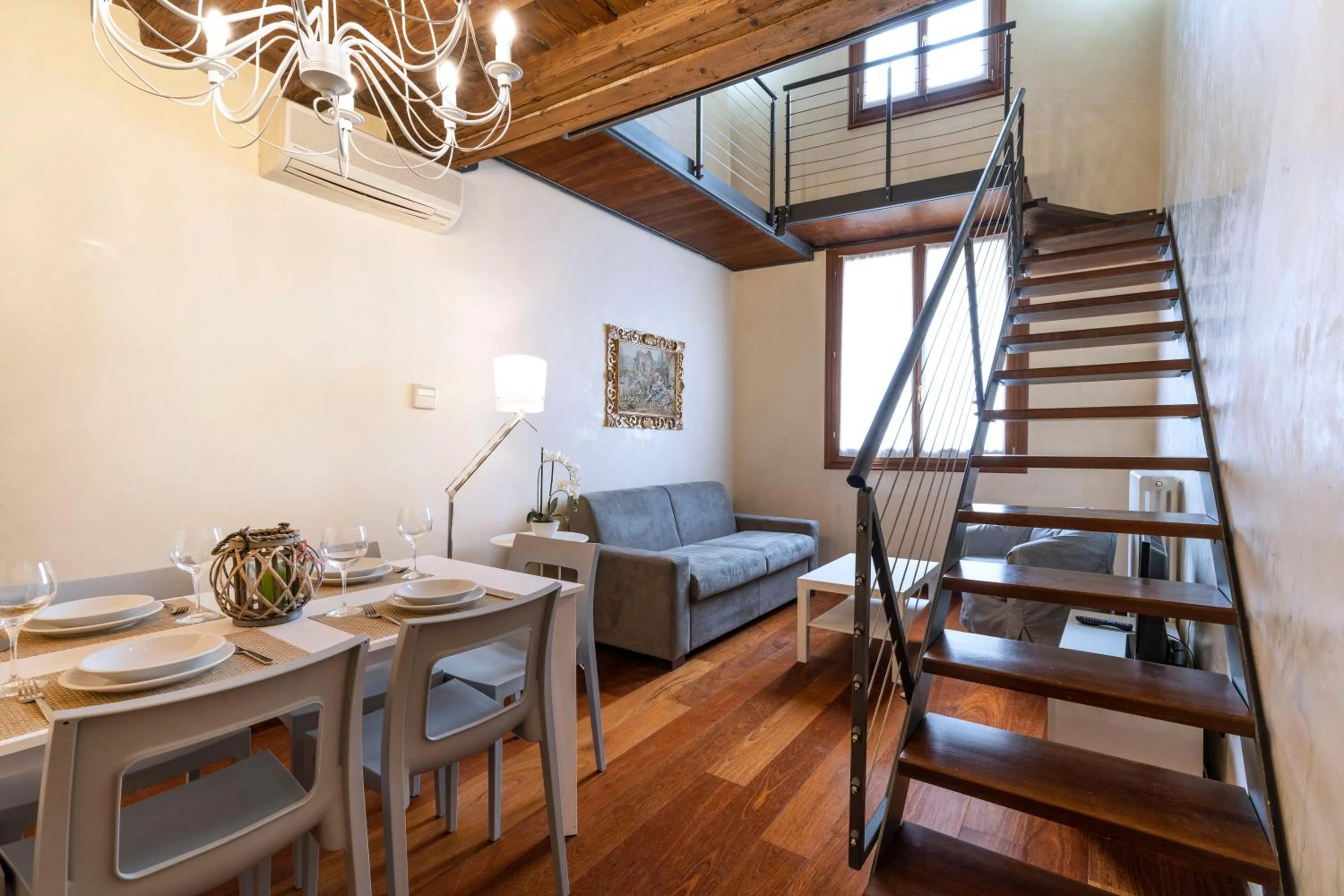 Living room in Doge Morosini Palace by Wonderful Italy