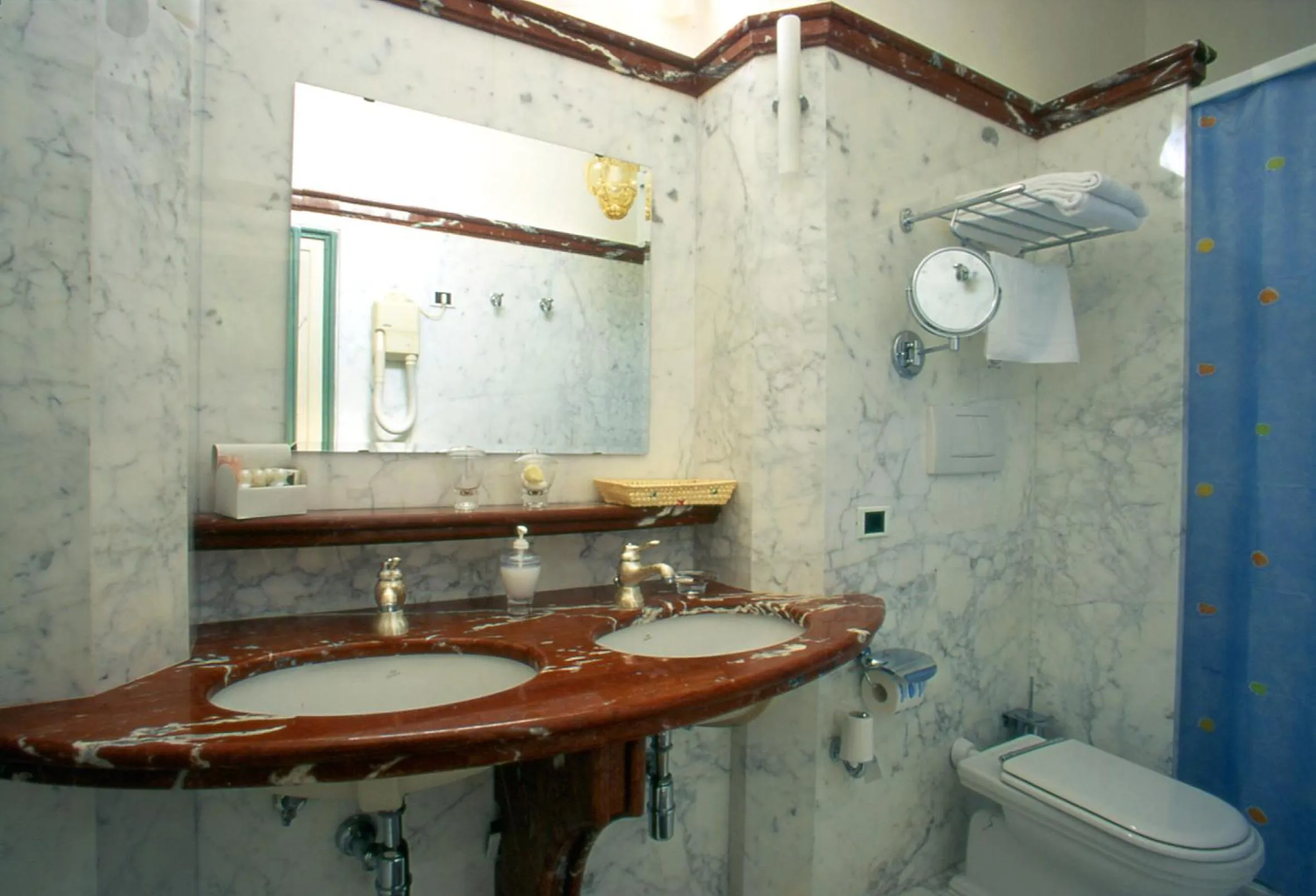 Bathroom in Villa Ducale Hotel & Ristorante