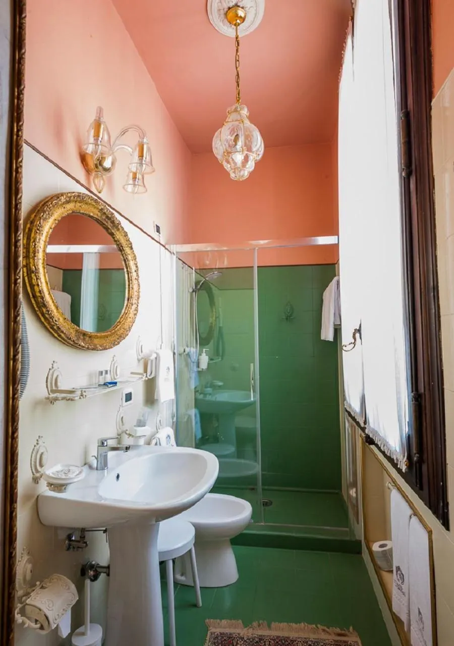 Bathroom in Villa Ducale Hotel & Ristorante