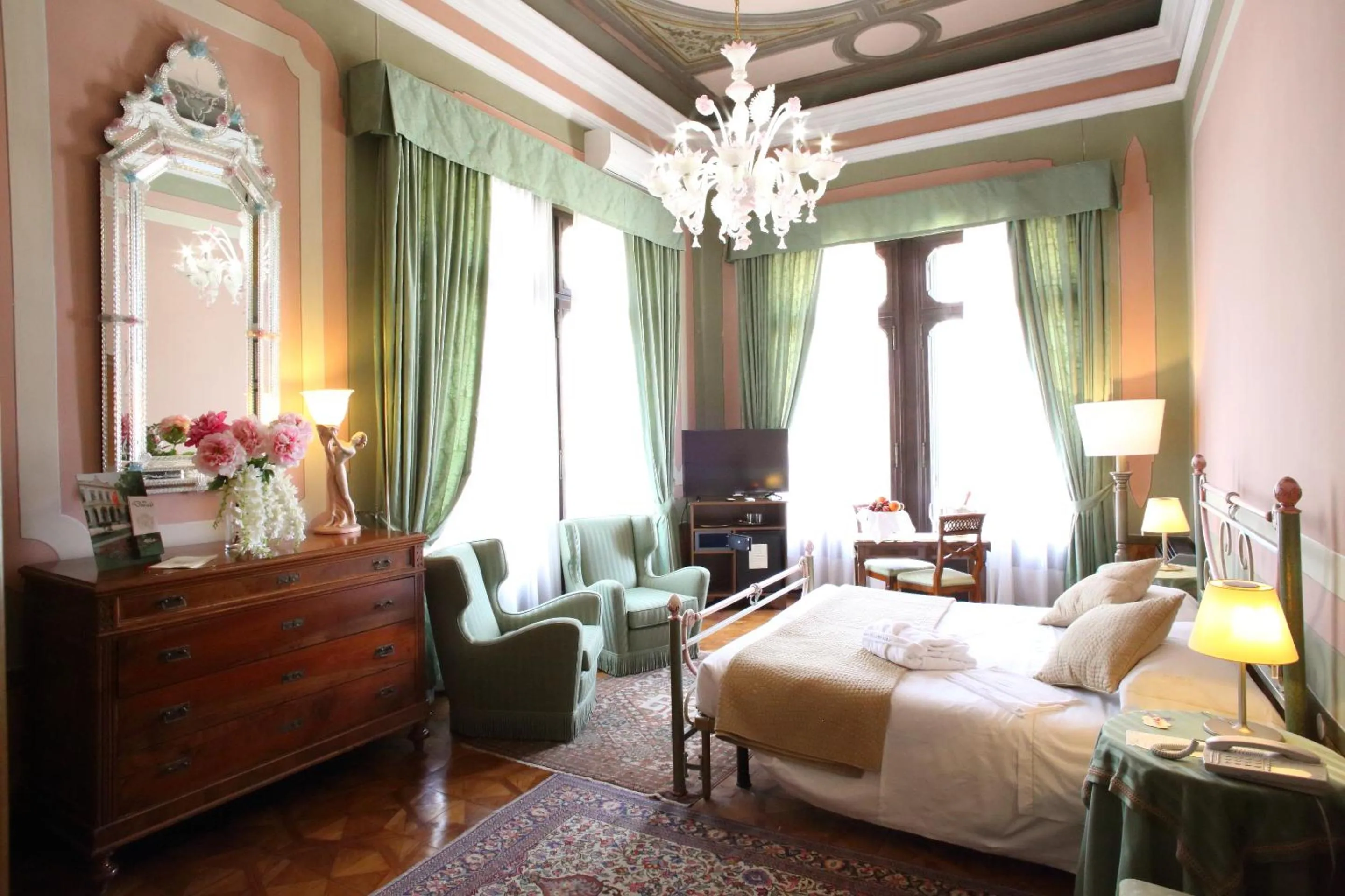 Photo of the whole room in Villa Ducale Hotel & Ristorante