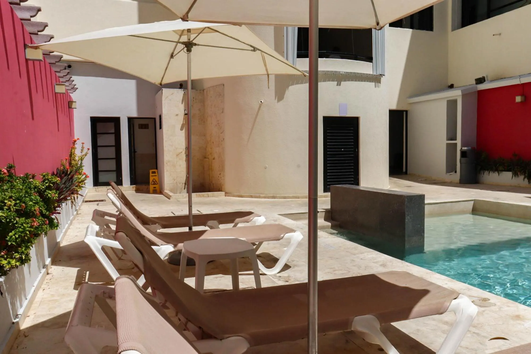 Swimming pool in Hotel MX portal maya