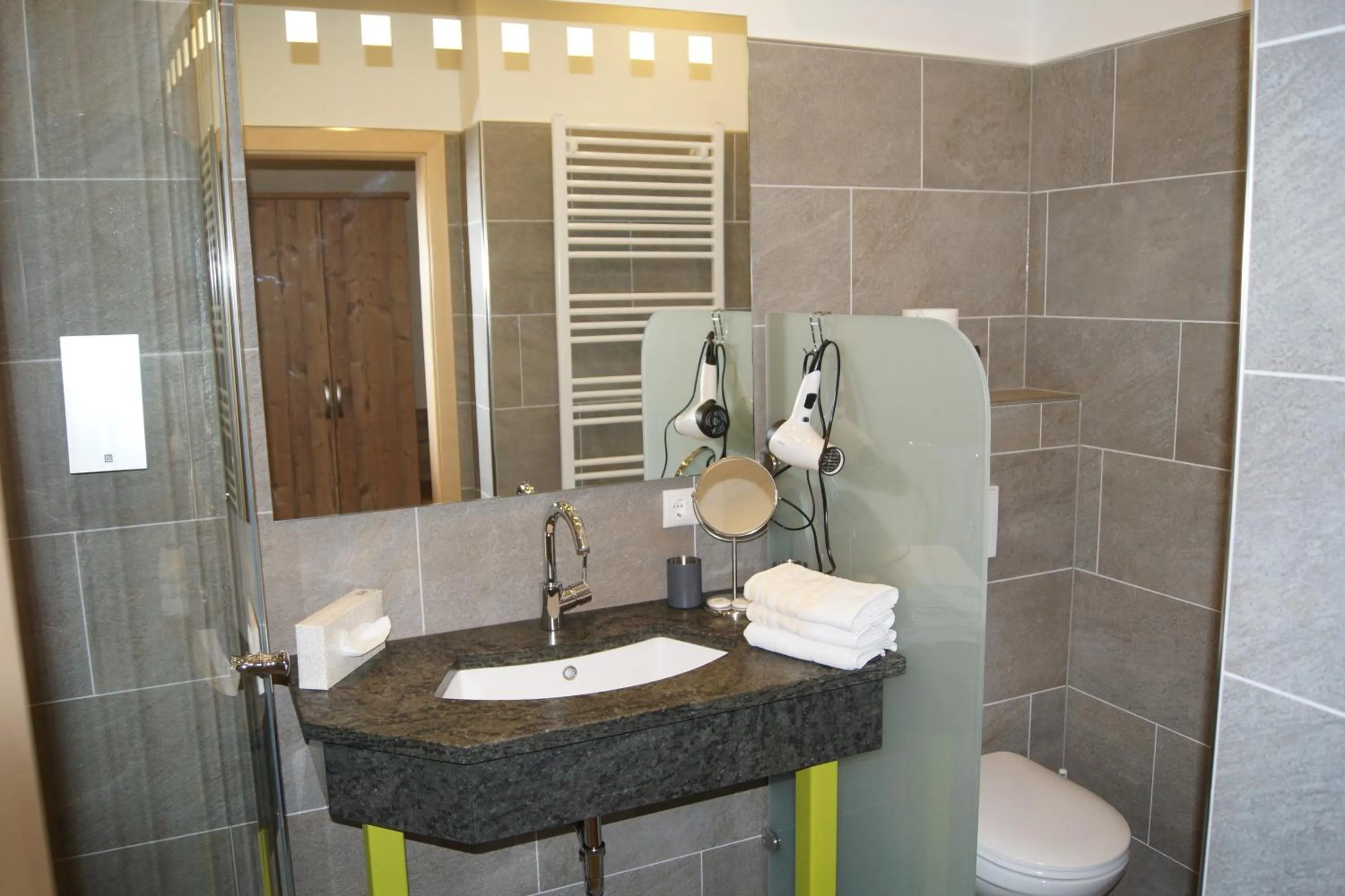 Bathroom in Der Marienhof Hotel Garni