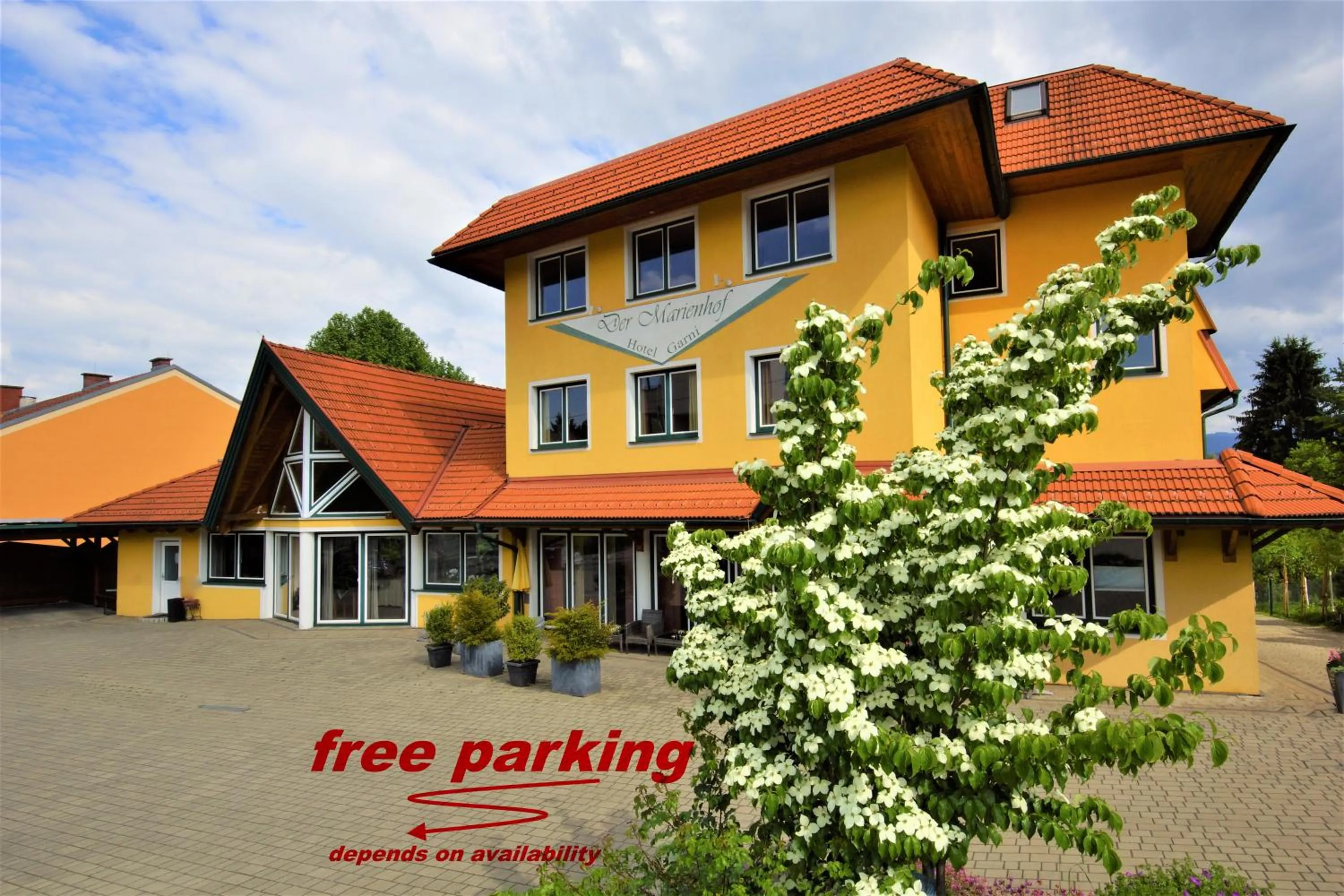 Facade/entrance in Der Marienhof Hotel Garni