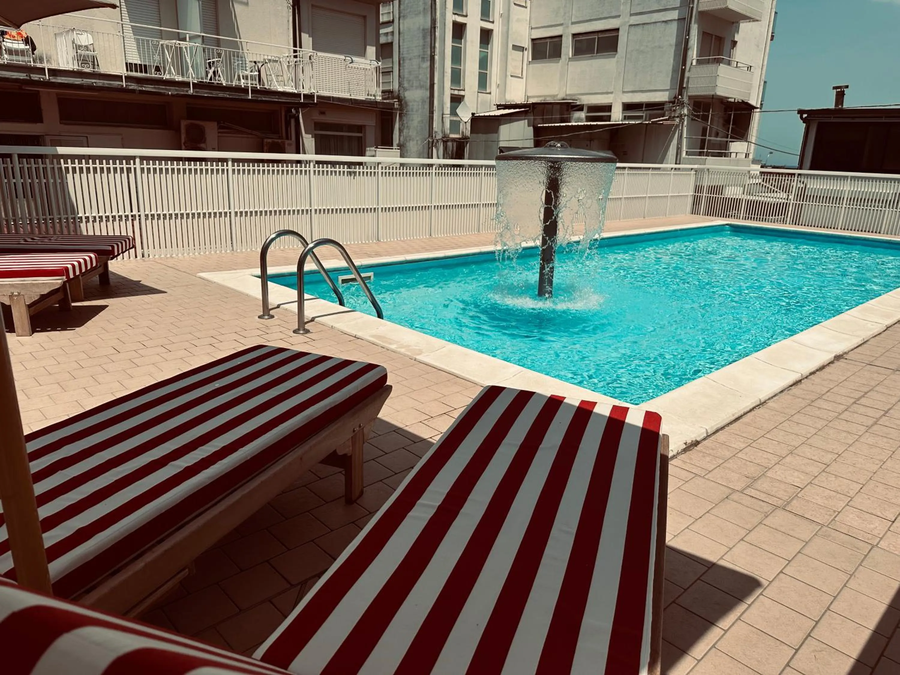 Swimming pool in MARITTIMO Milano Marittima