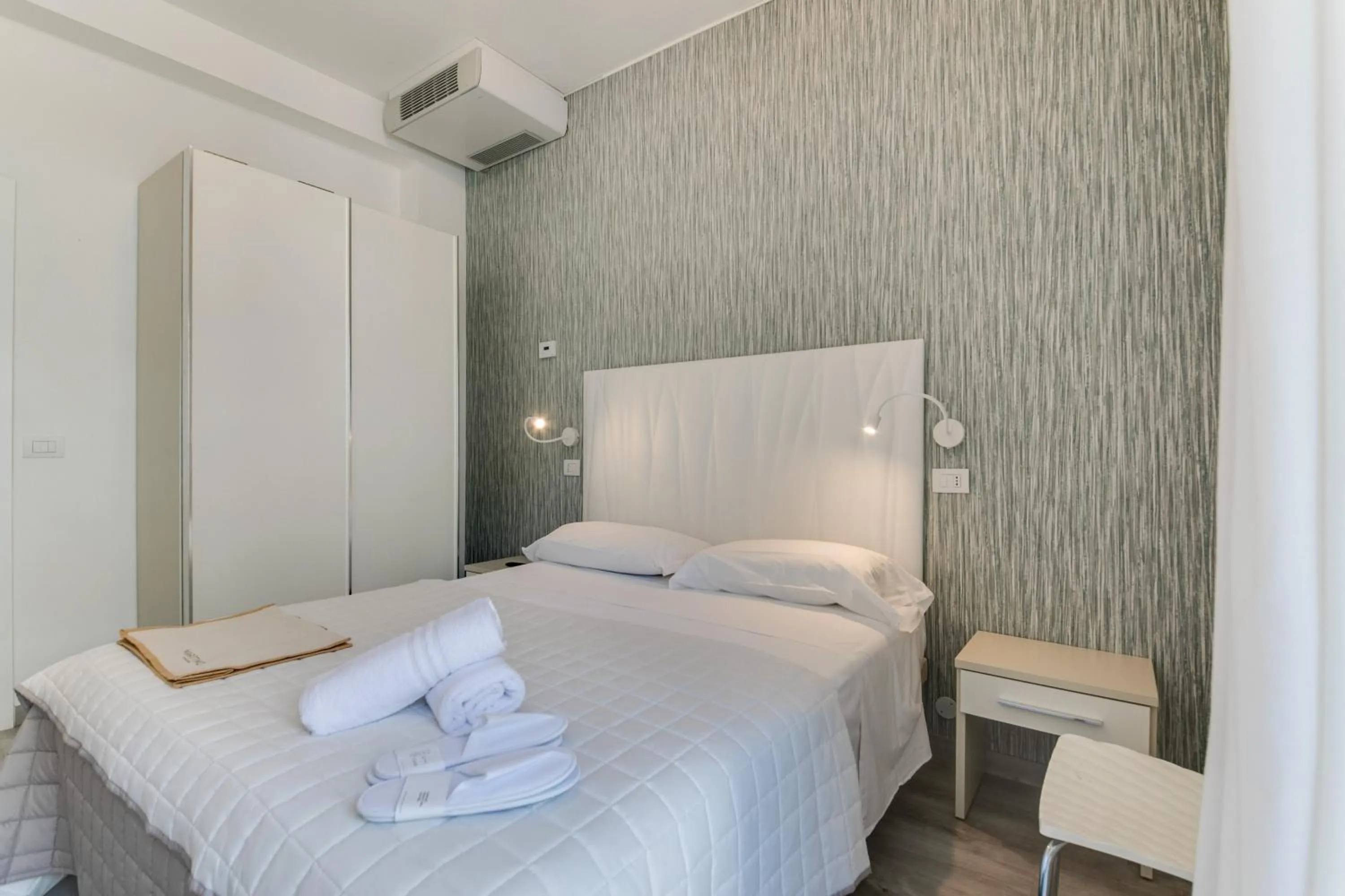 Bed in MARITTIMO Milano Marittima