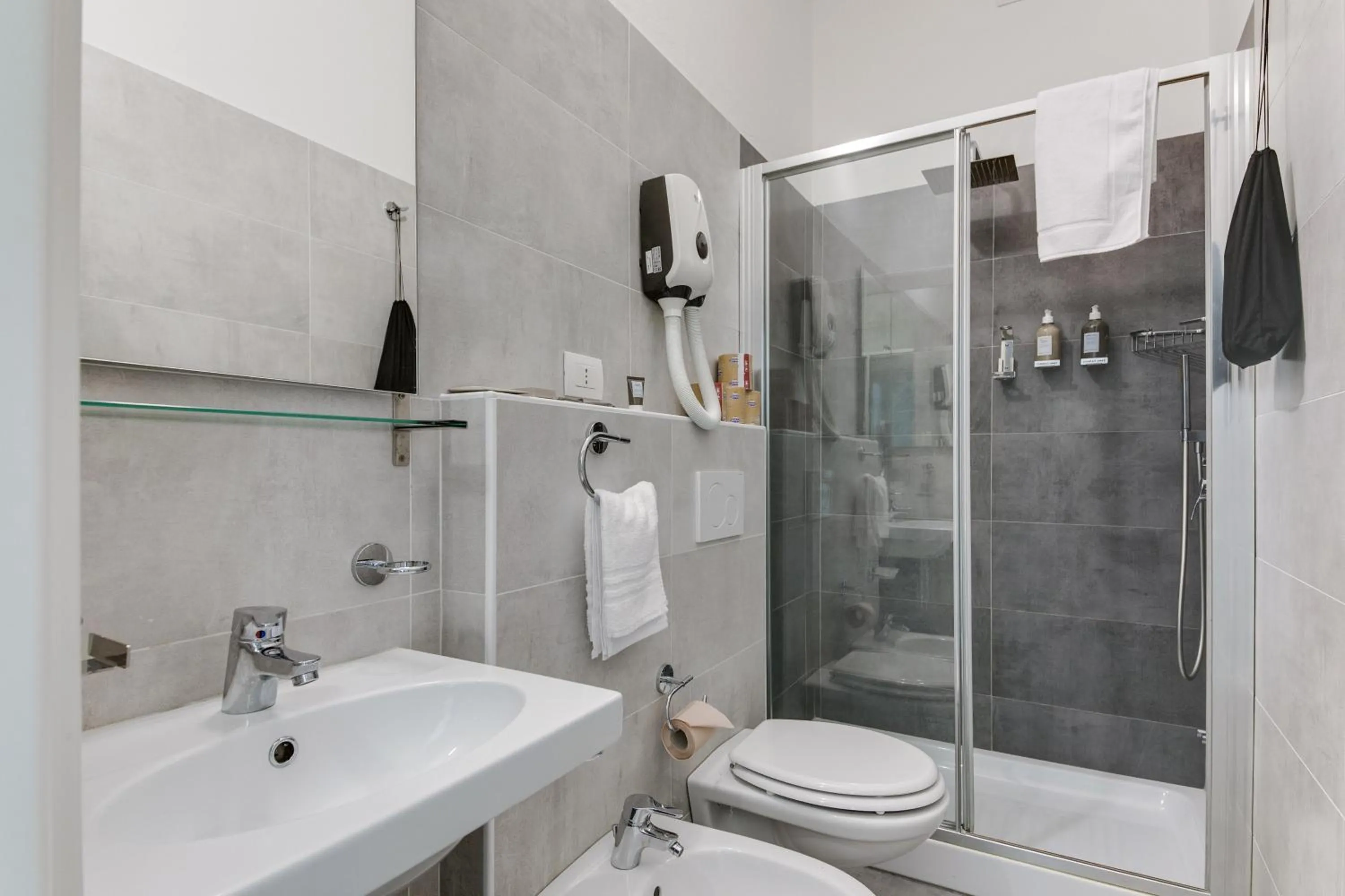 Shower in MARITTIMO Milano Marittima