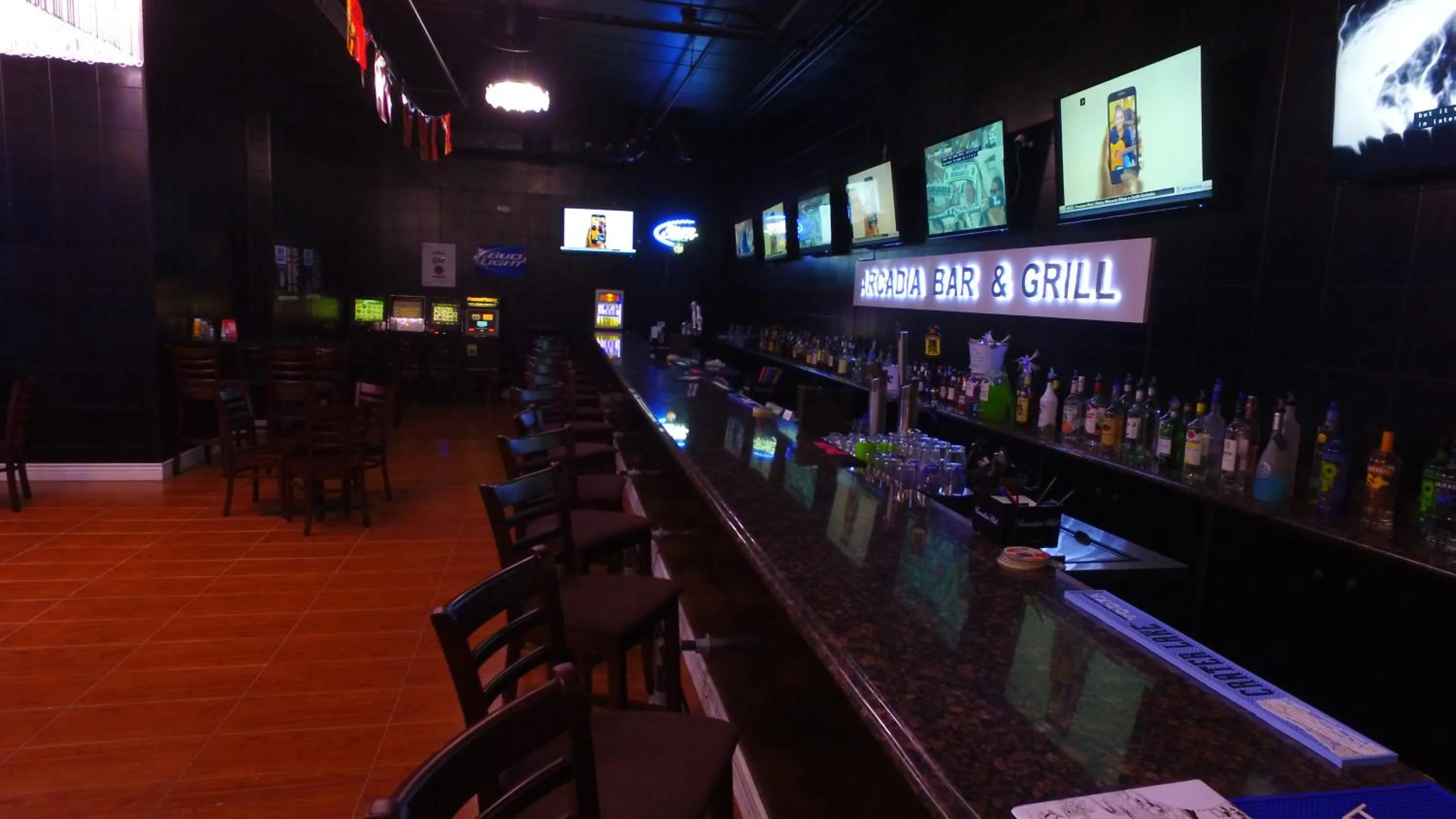 Lounge or bar in Baymont by Wyndham Delavan Near Lake Geneva