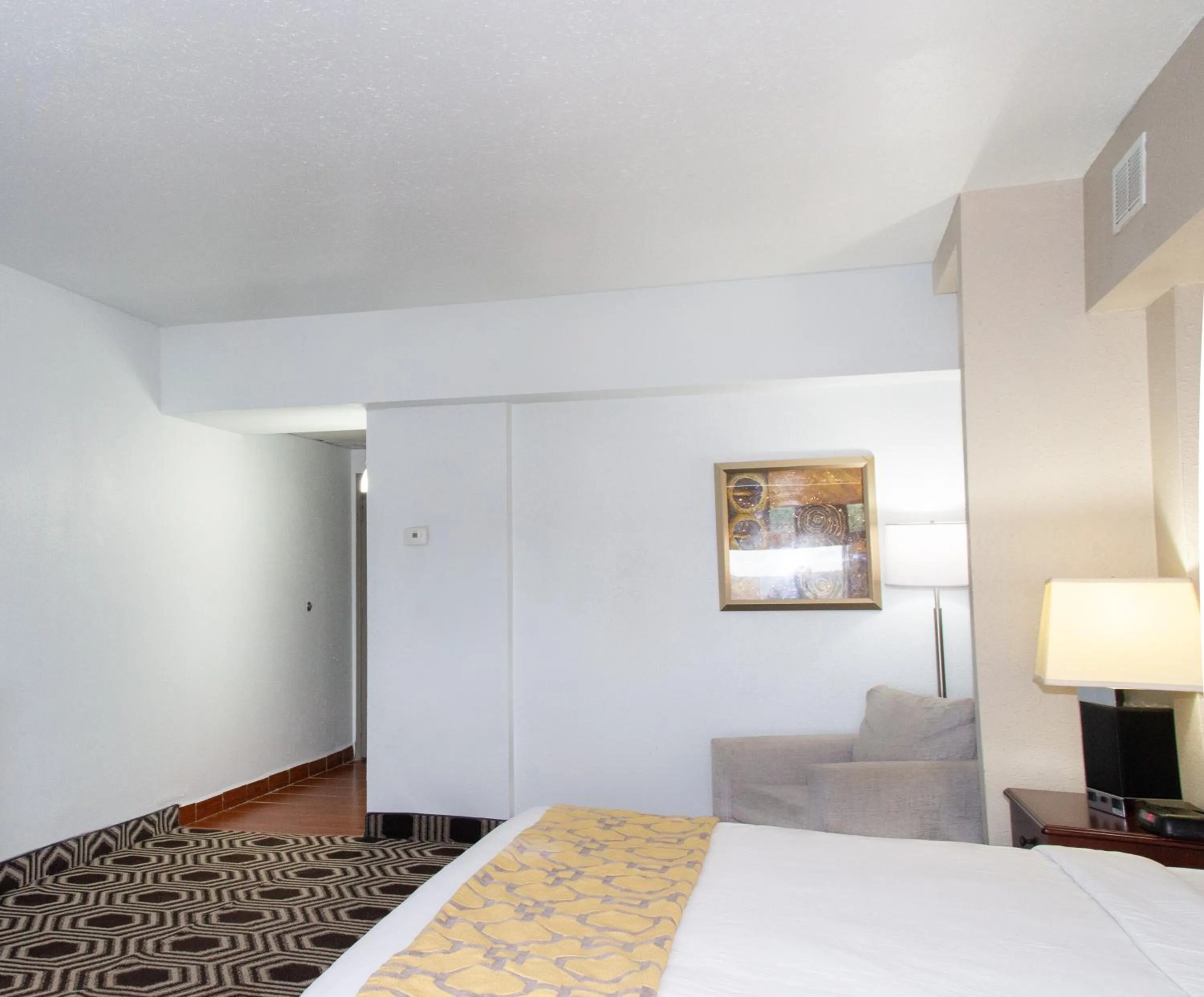 Bed in Baymont by Wyndham Delavan Near Lake Geneva