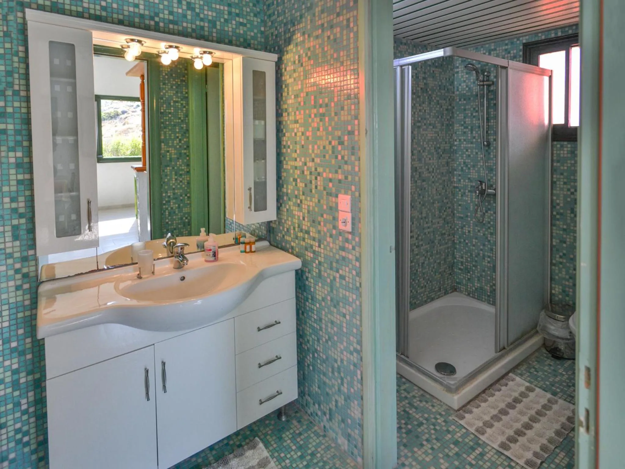 Shower in Hotel Finiki View