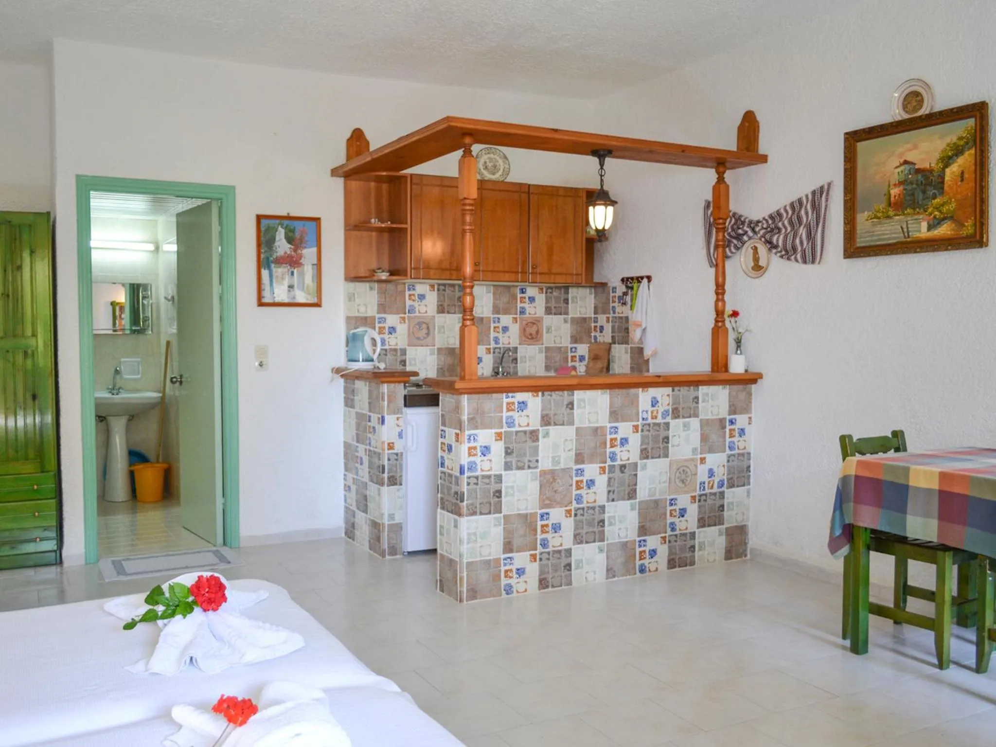 Coffee/tea facilities in Hotel Finiki View