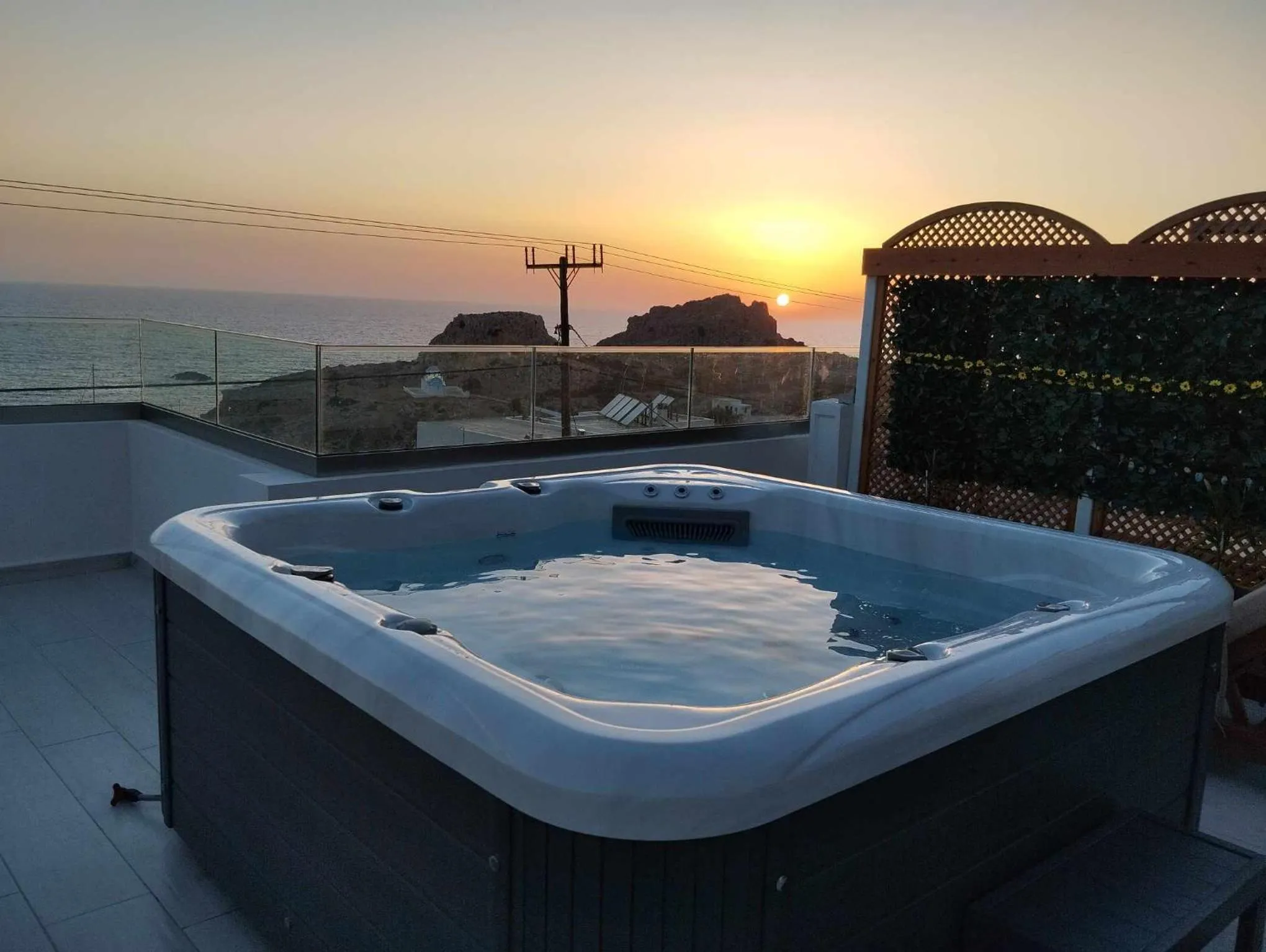 Hot Tub in Hotel Finiki View