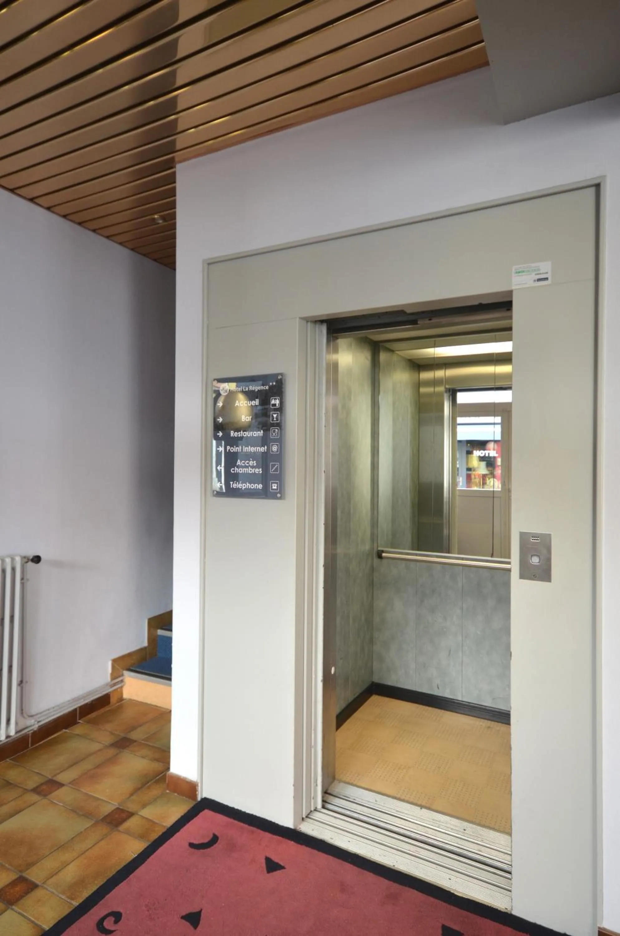 Lobby or reception in Hotel Restaurant La Regence