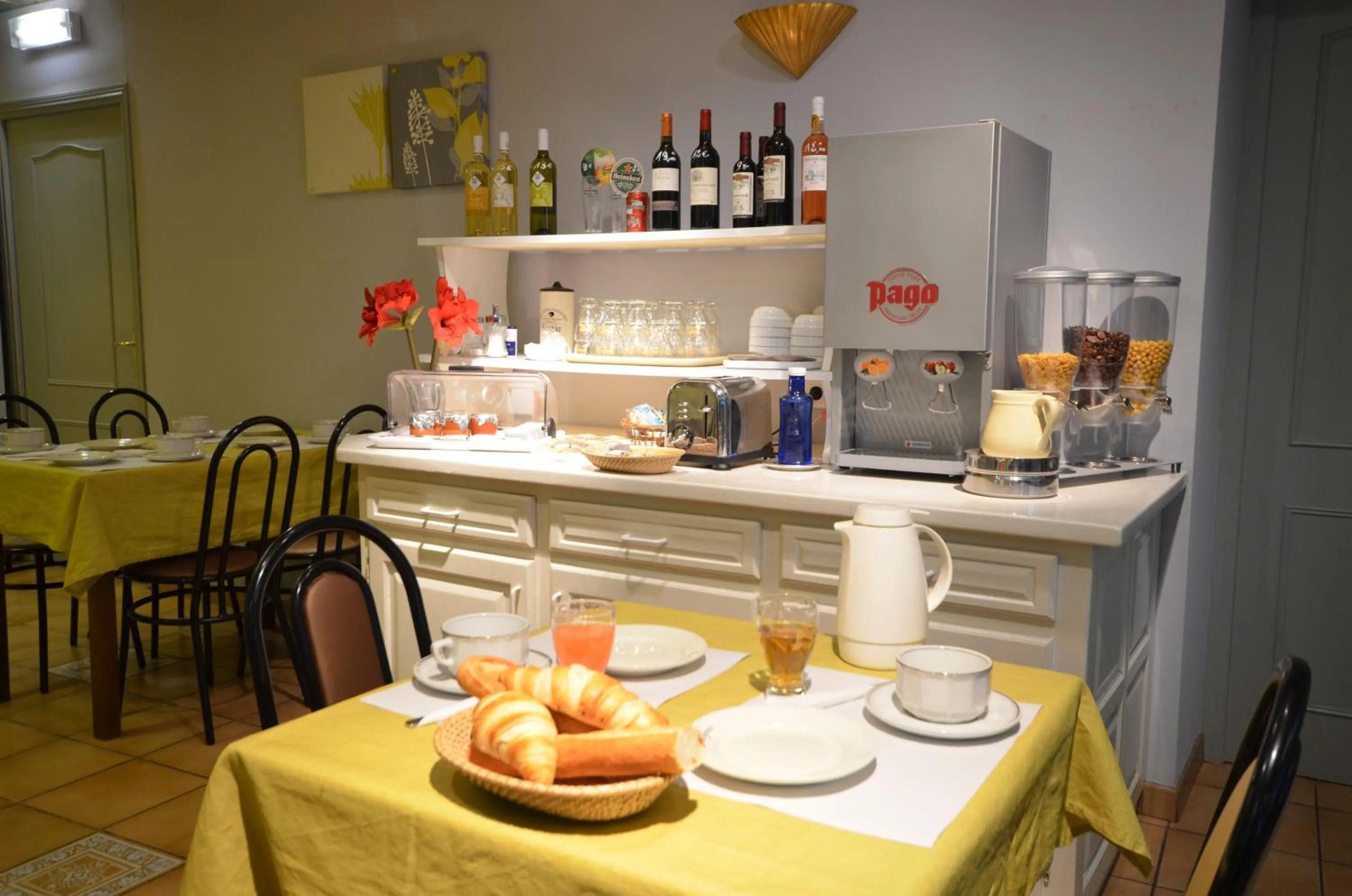 Buffet breakfast, Restaurant/Places to Eat in Hotel Restaurant La Regence