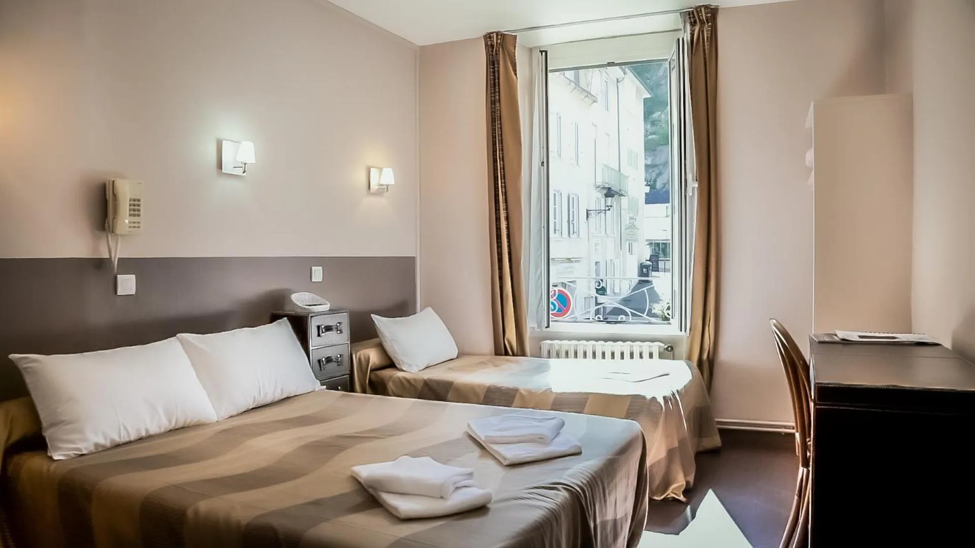 Photo of the whole room in Hotel Restaurant La Regence