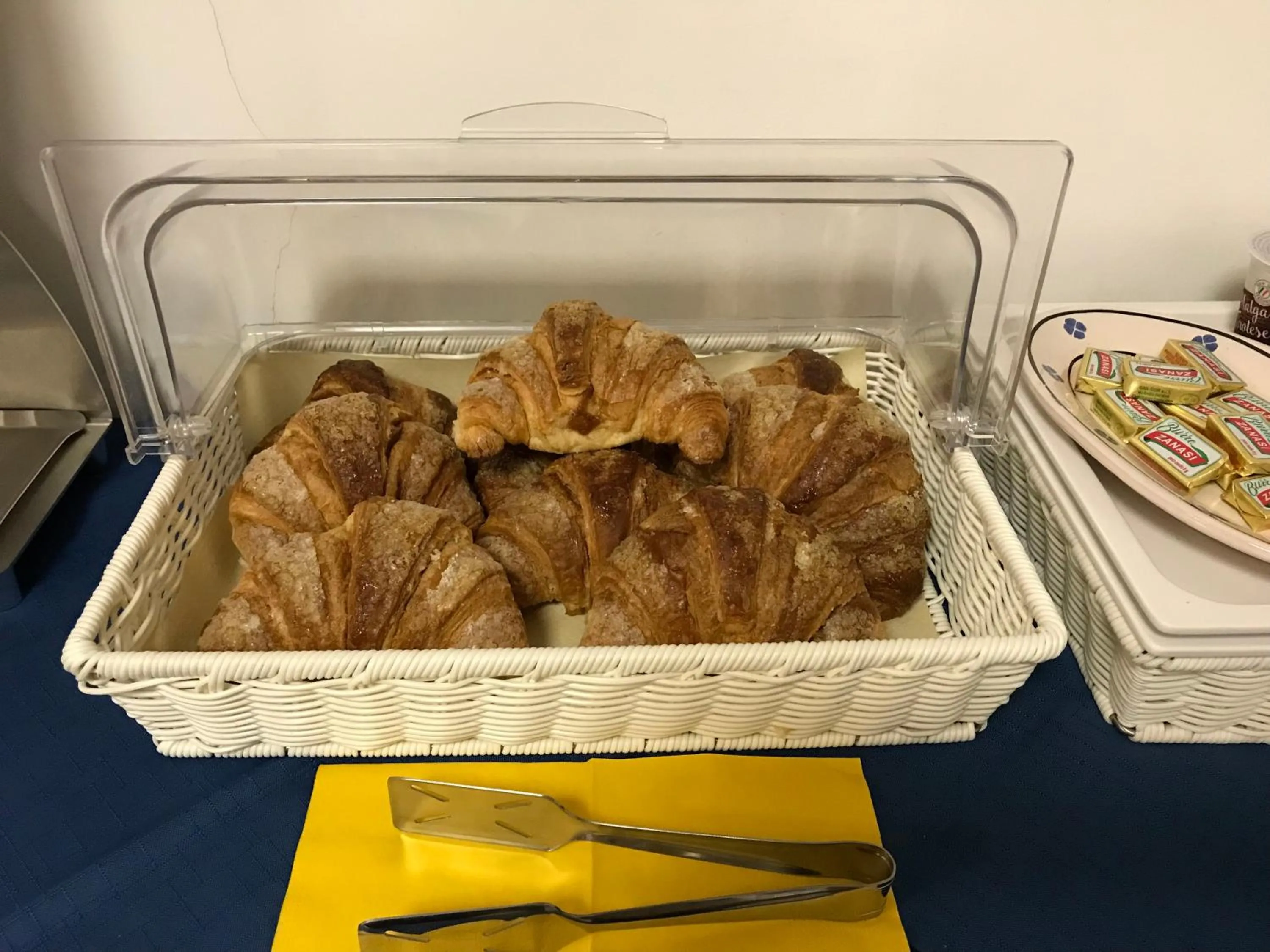 Buffet breakfast in Hotel Garni Picnic