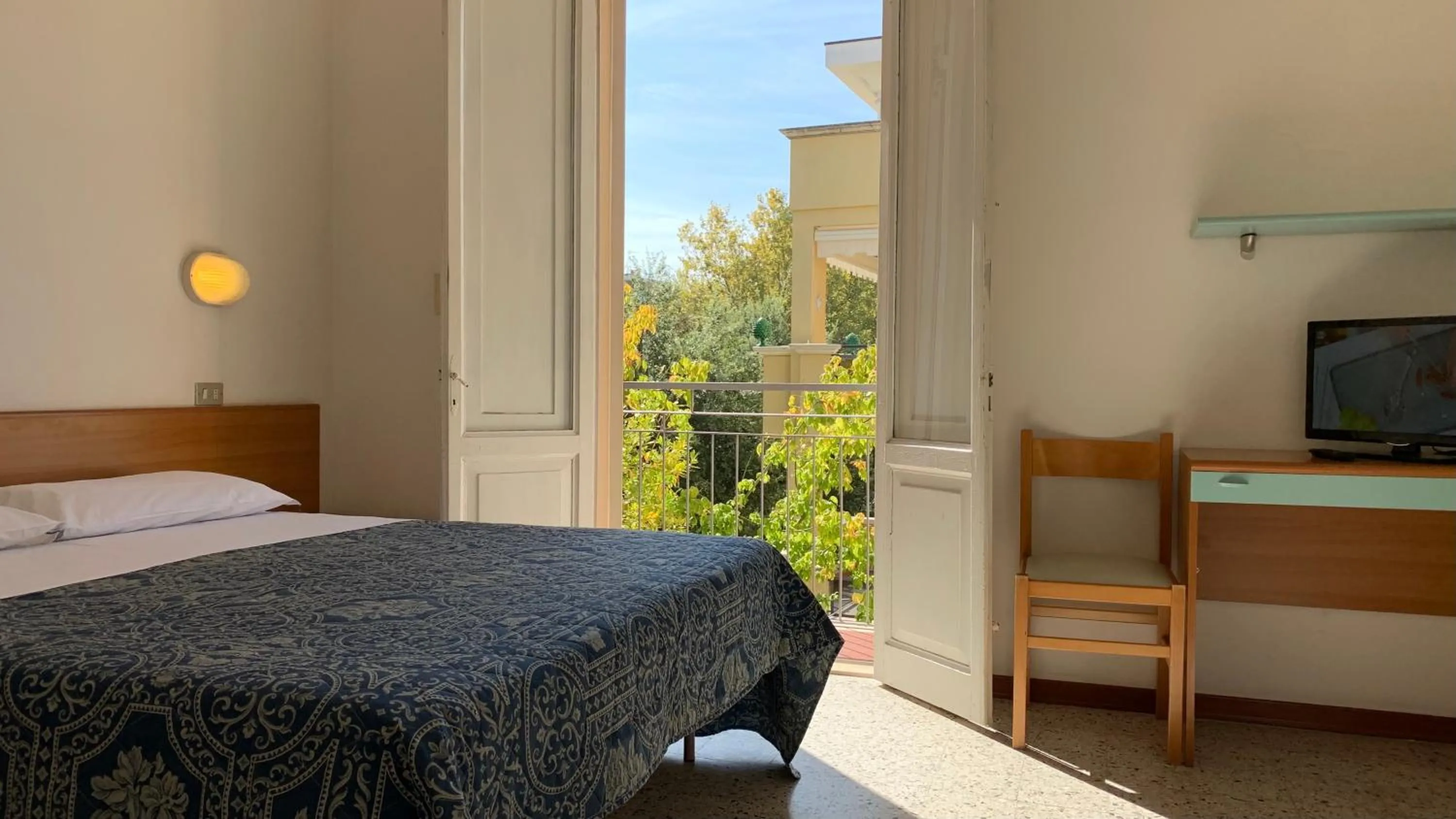 Bedroom, Bed in Hotel Garni Picnic