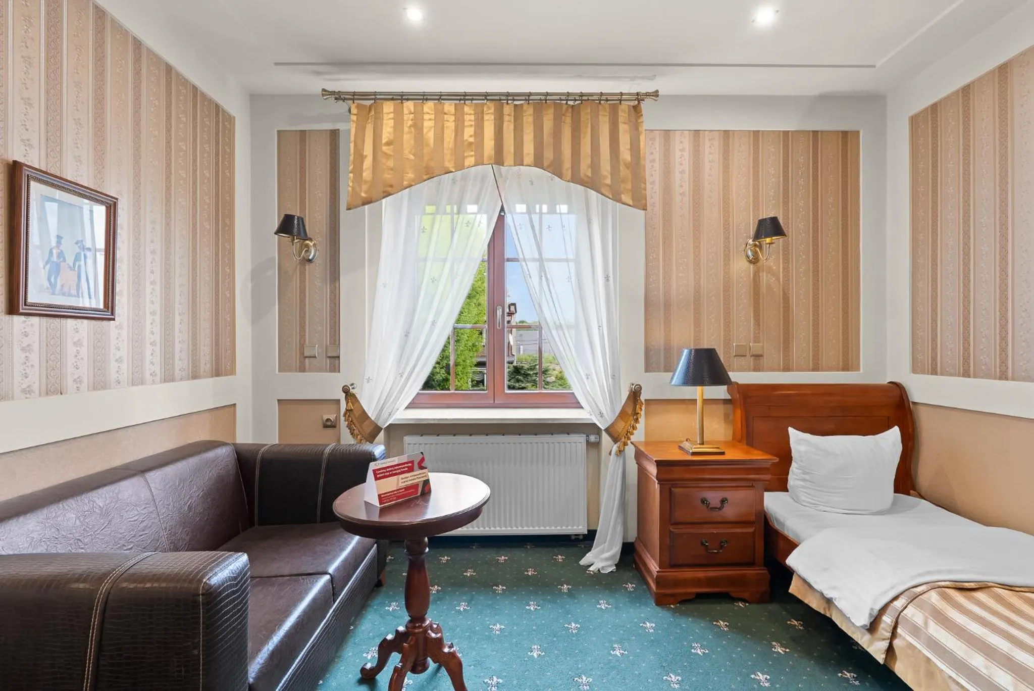 Bed in Hotel Diament Arsenal Palace Katowice - Chorzów