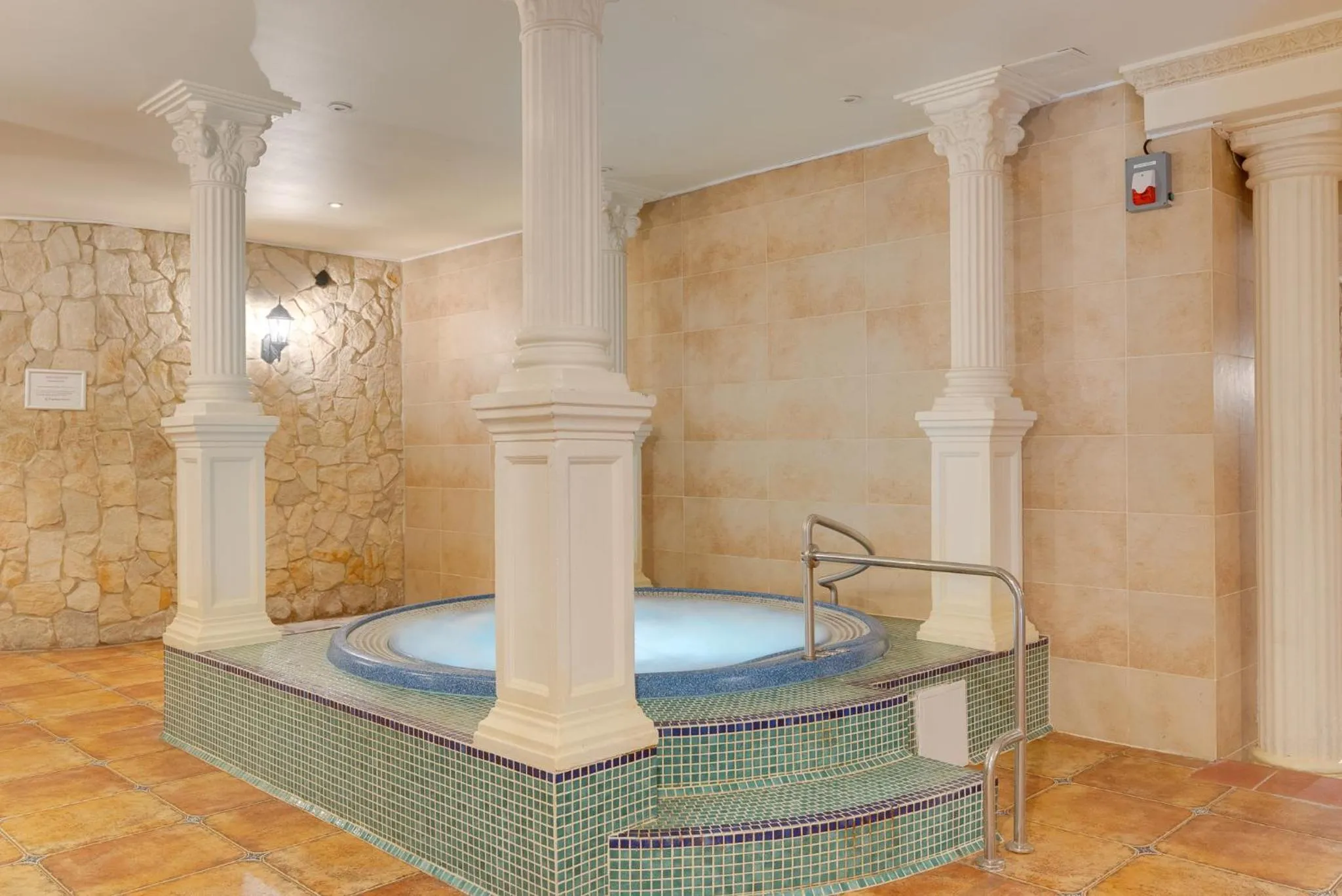 Hot Tub in Hotel Diament Arsenal Palace Katowice - Chorzów