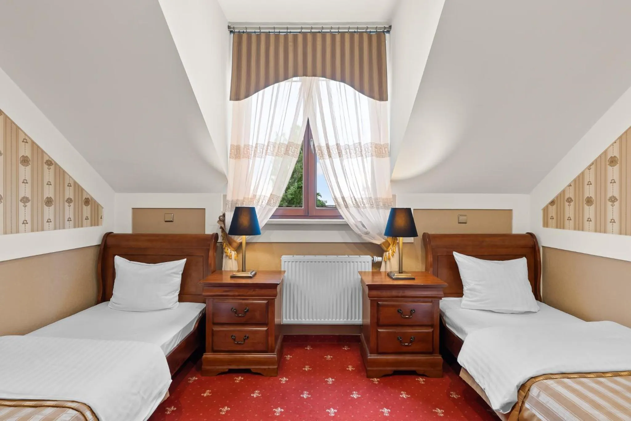 Bed in Hotel Diament Arsenal Palace Katowice - Chorzów