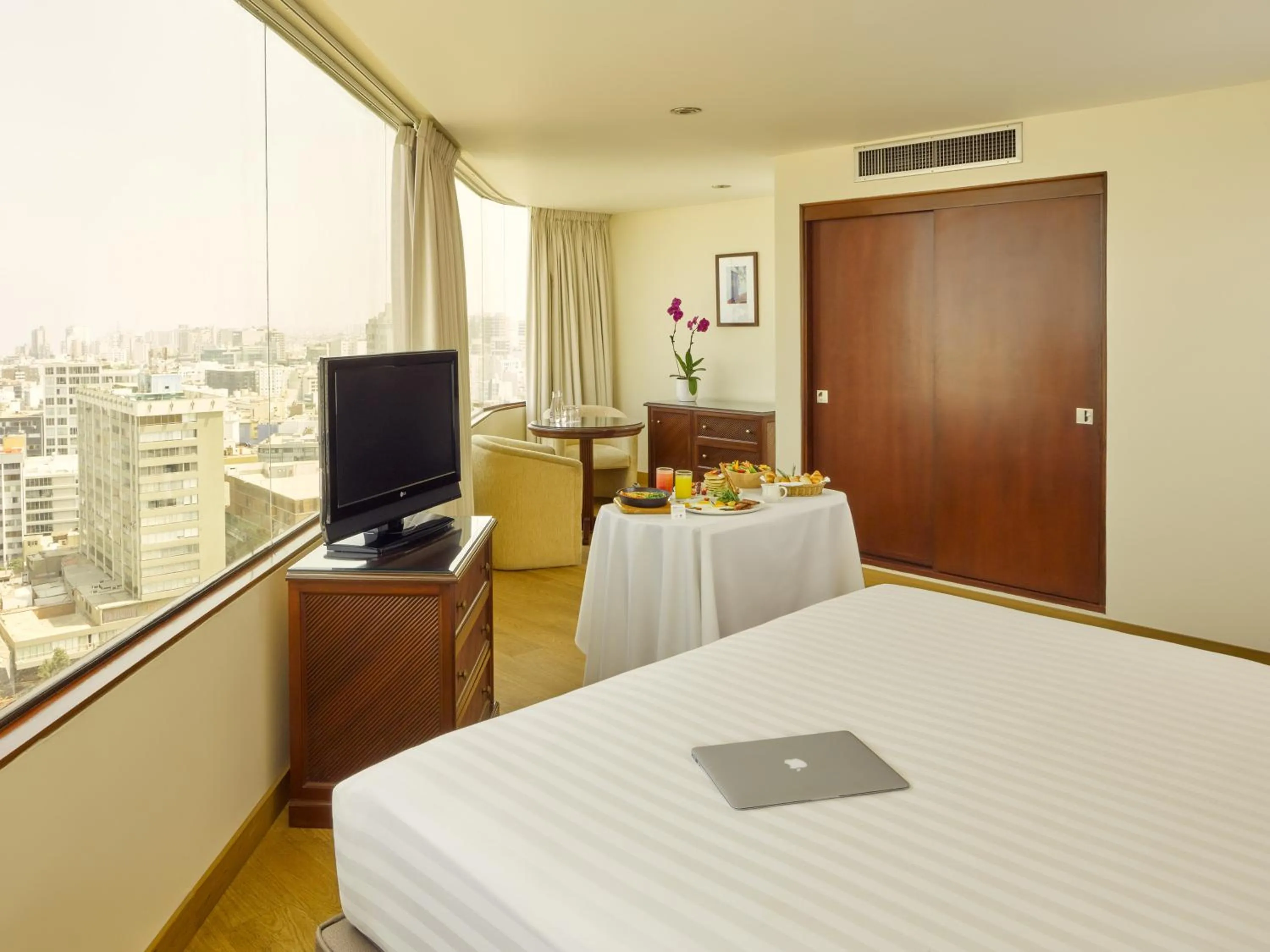 Bedroom in Hotel Estelar Miraflores
