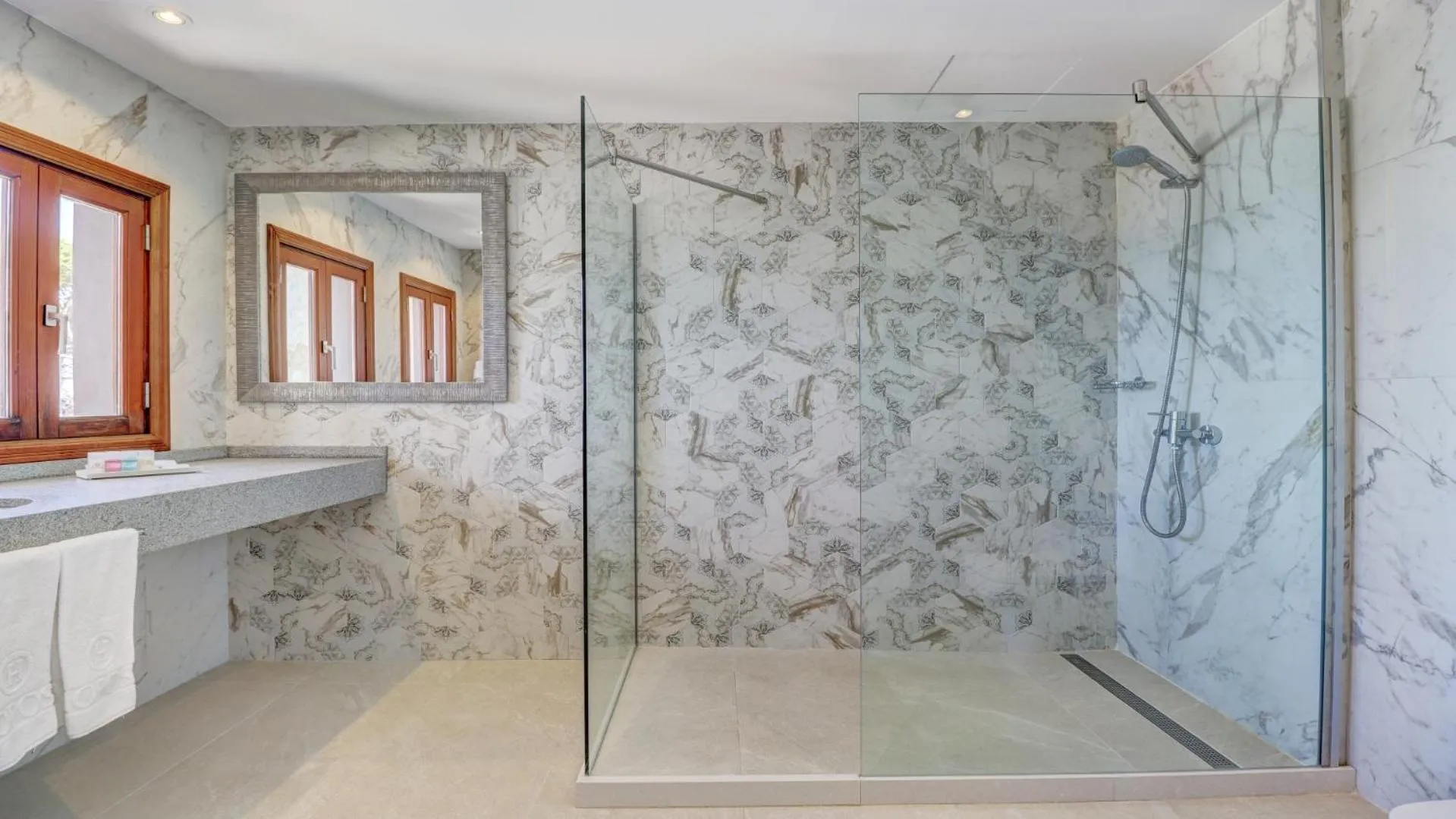 Shower in Hoposa Costa D'or - Adults Only