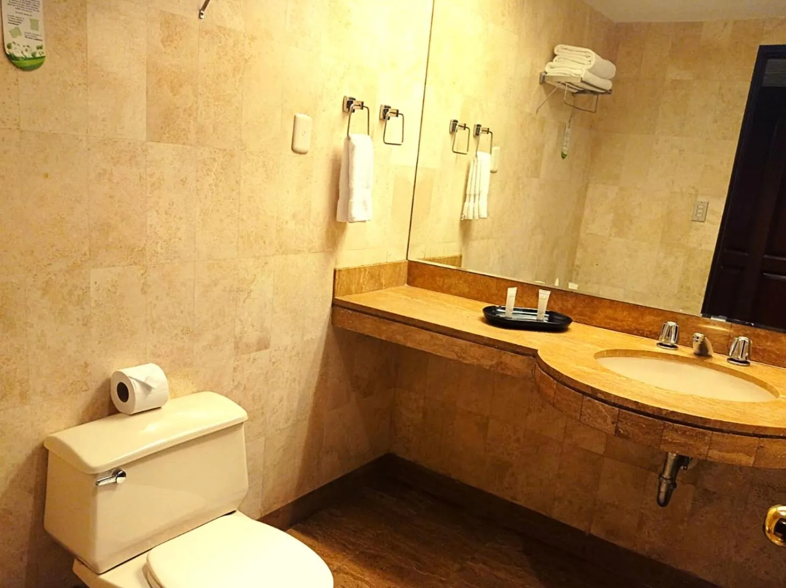 Toilet in J&A Classic Hotel